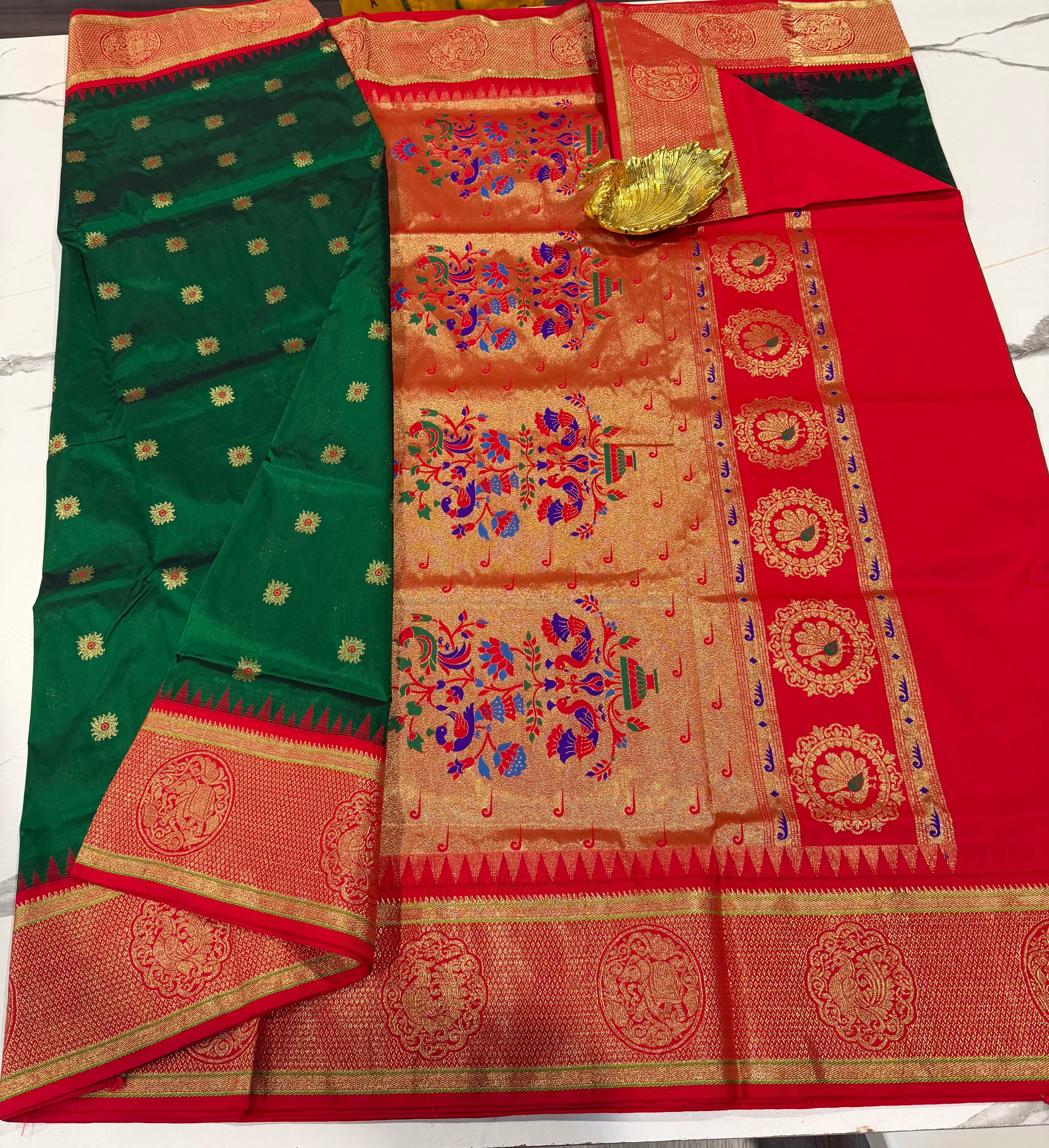 N4k dark green and red border saree