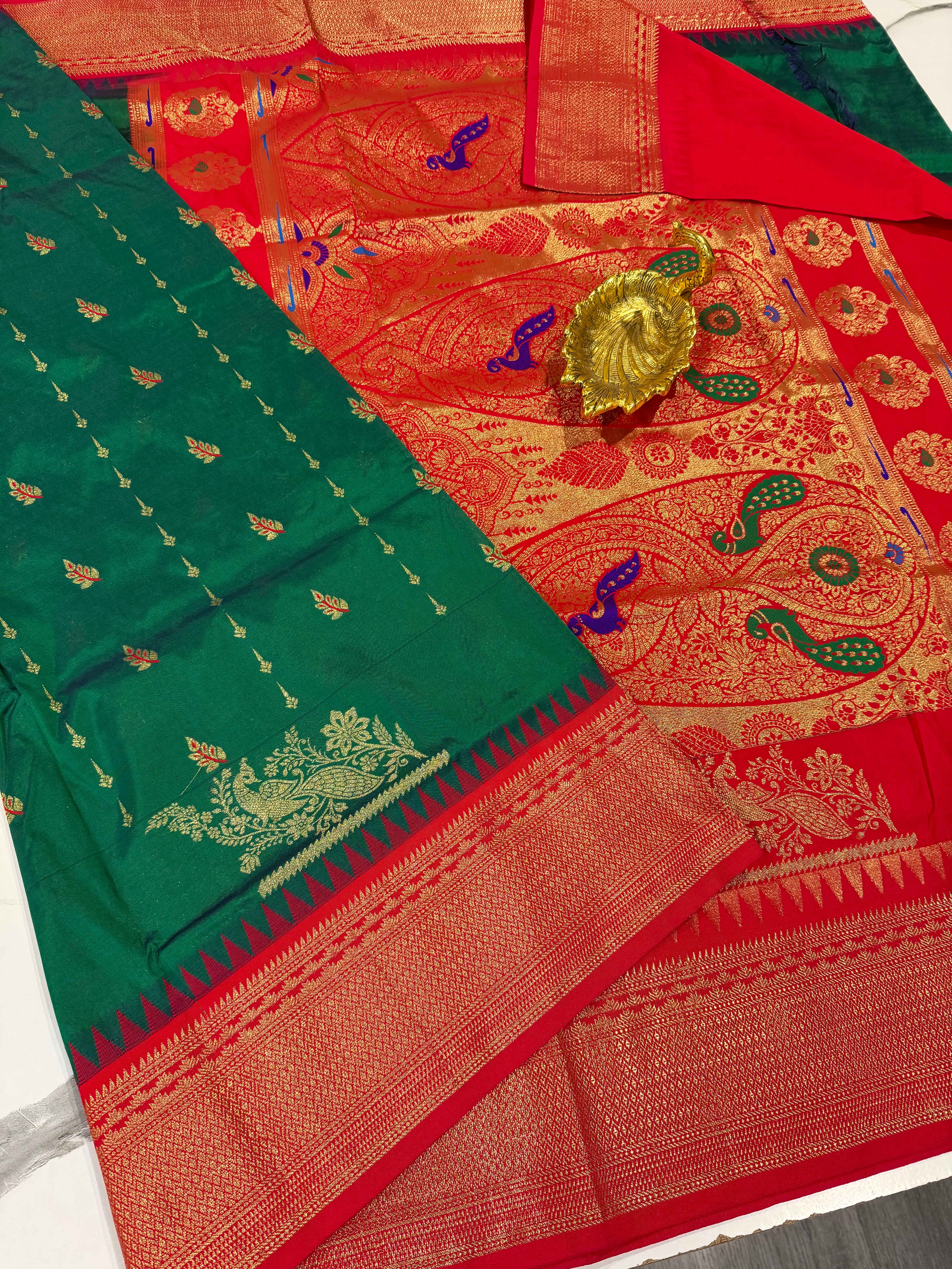 LD-NL35 semi narayanpet pattu bottle green and red border saree