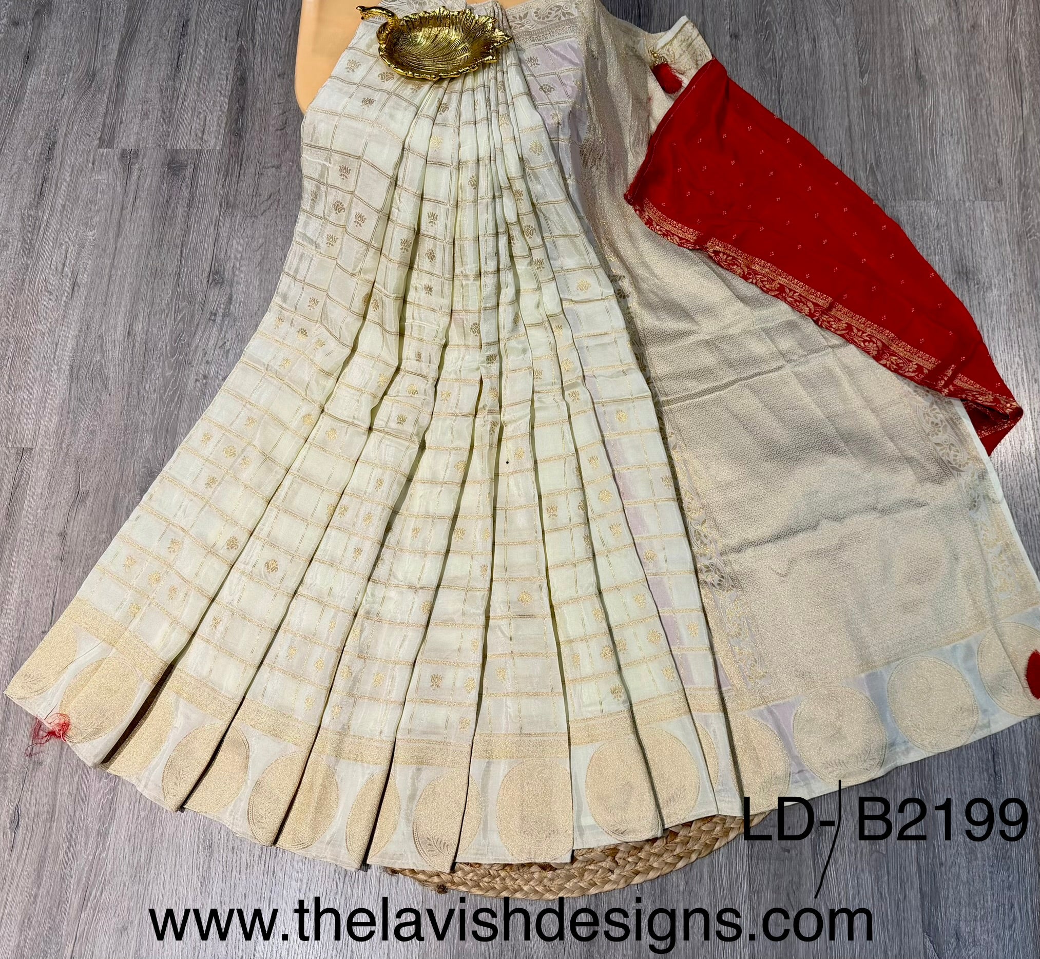 LD-B2199 Banaras crape sarees wight with weaving checks and red blouse