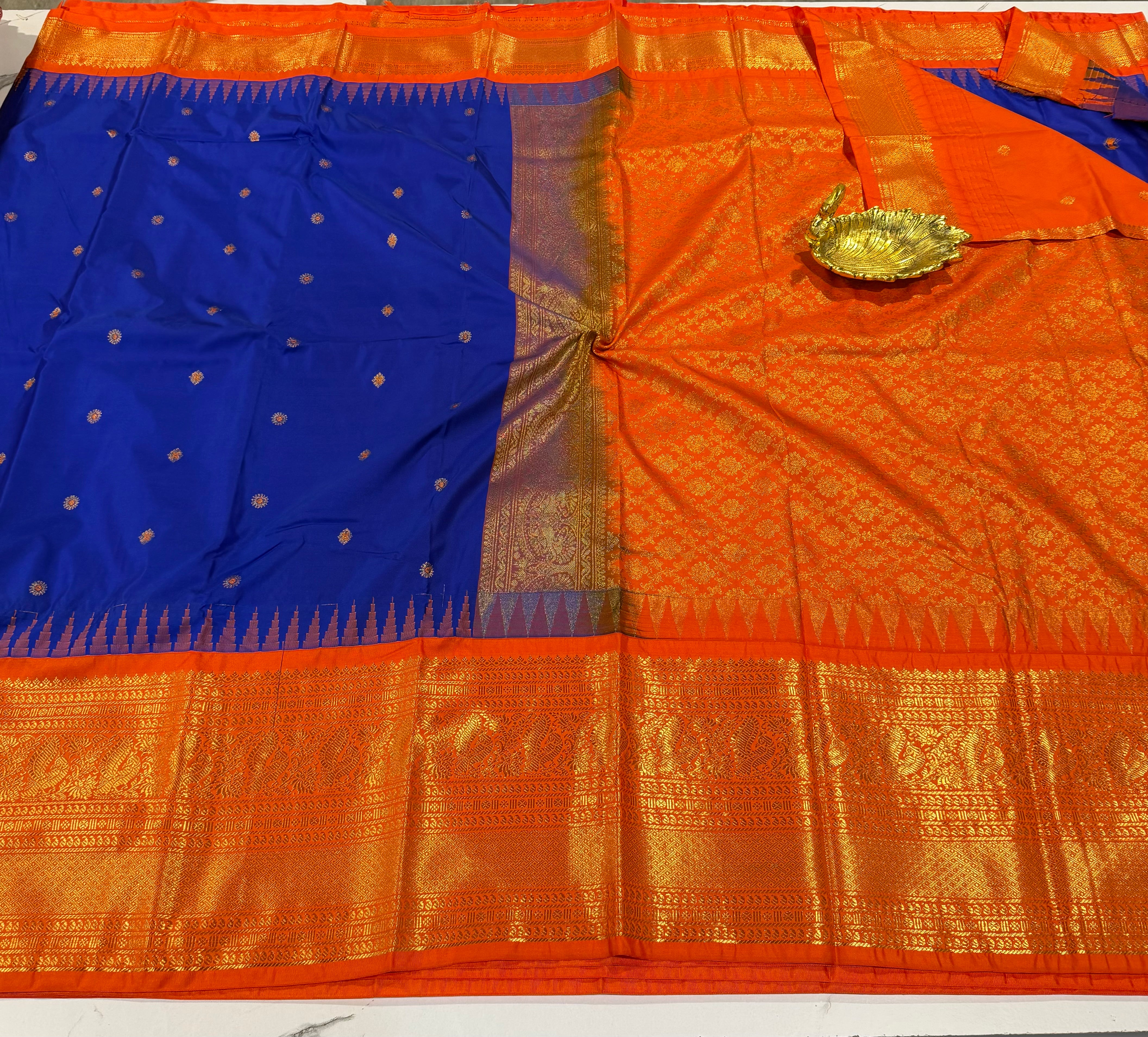 LD-G2299 vintage Semi Gadwal dark blue and orange with butta saree