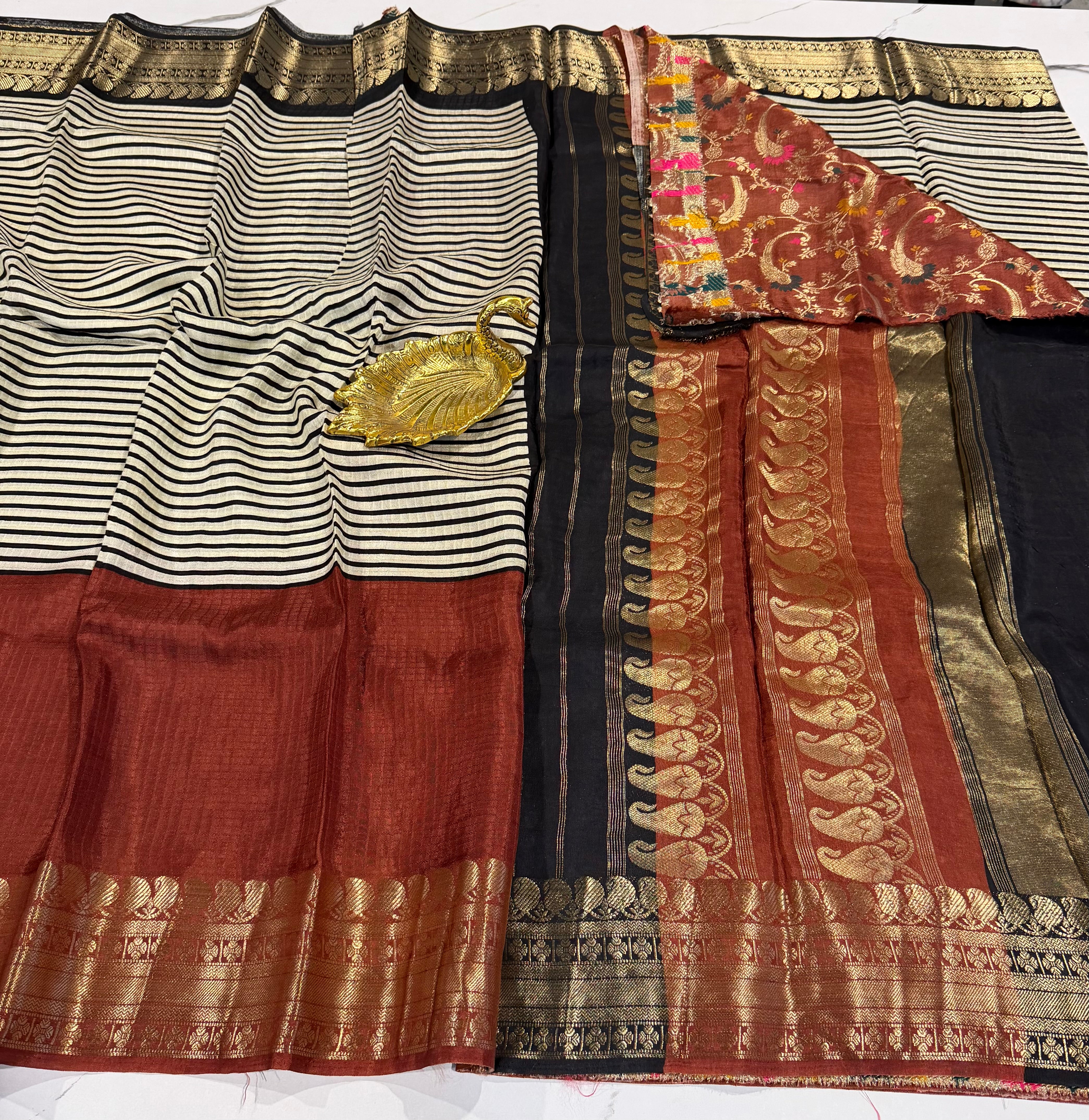 LD-2650 Ganga Jamuna saree