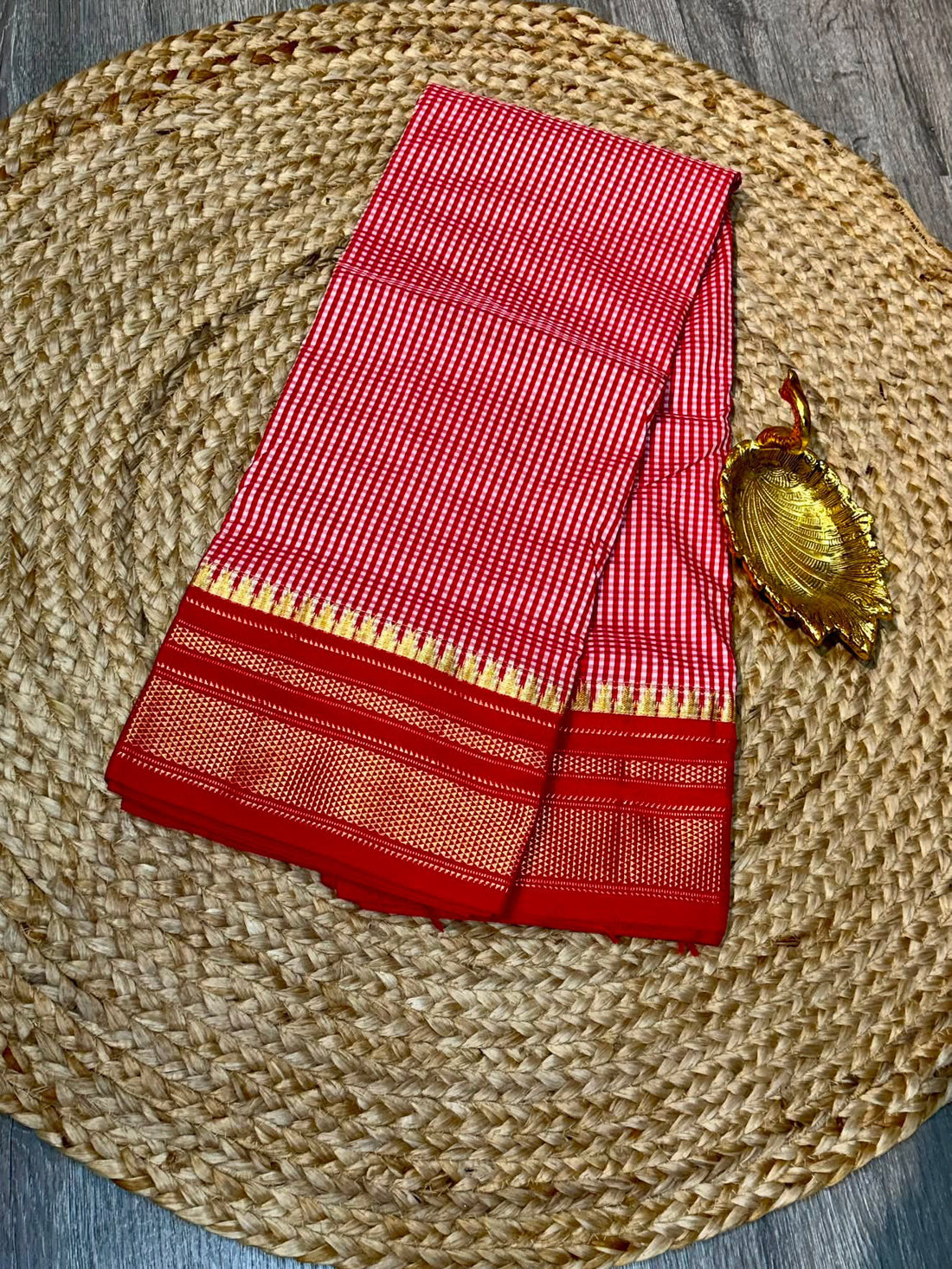 LD-N22 Narayanpet Checks Semi red n white with red border