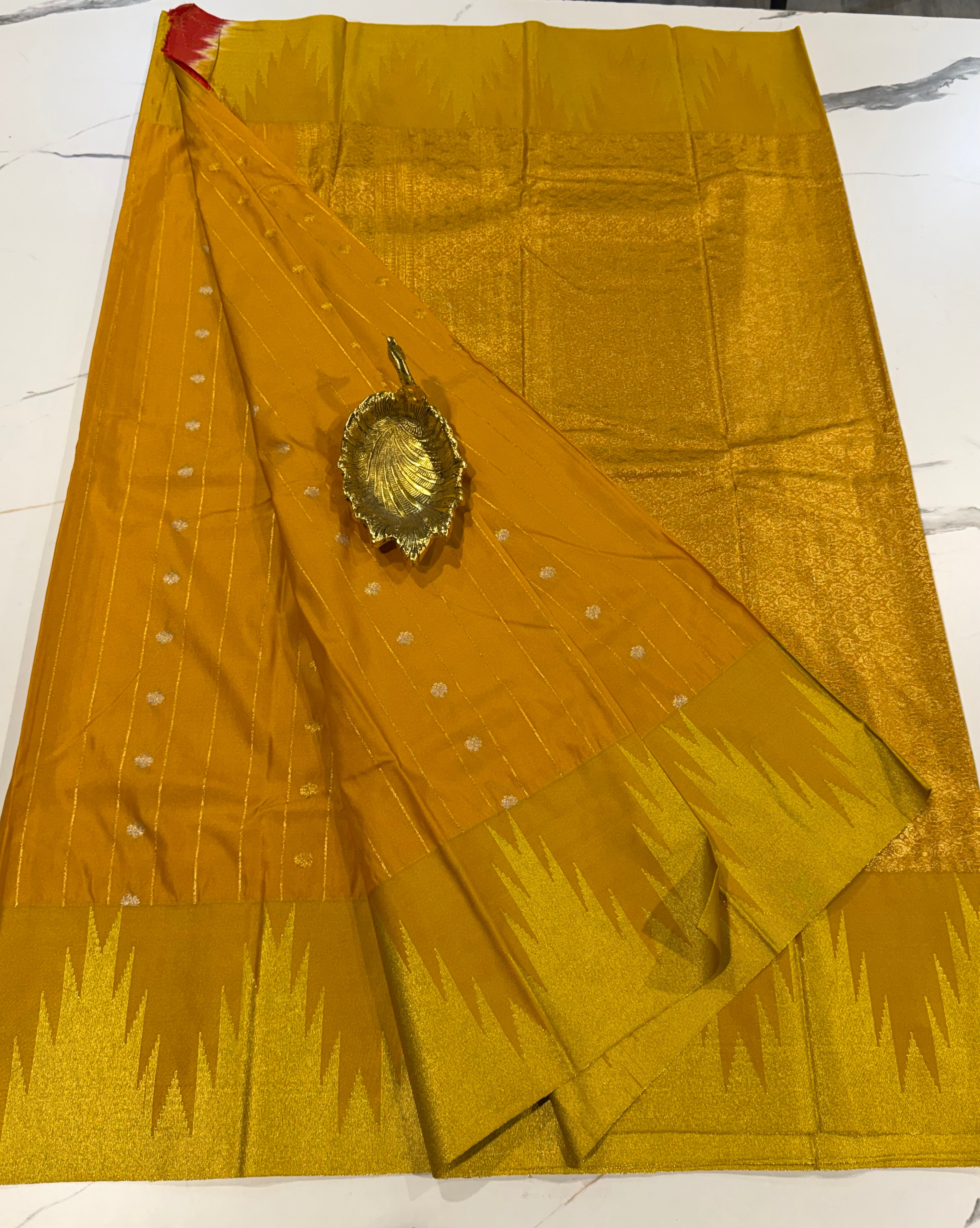 TT- 2899 yellow temple Gadwal saree
