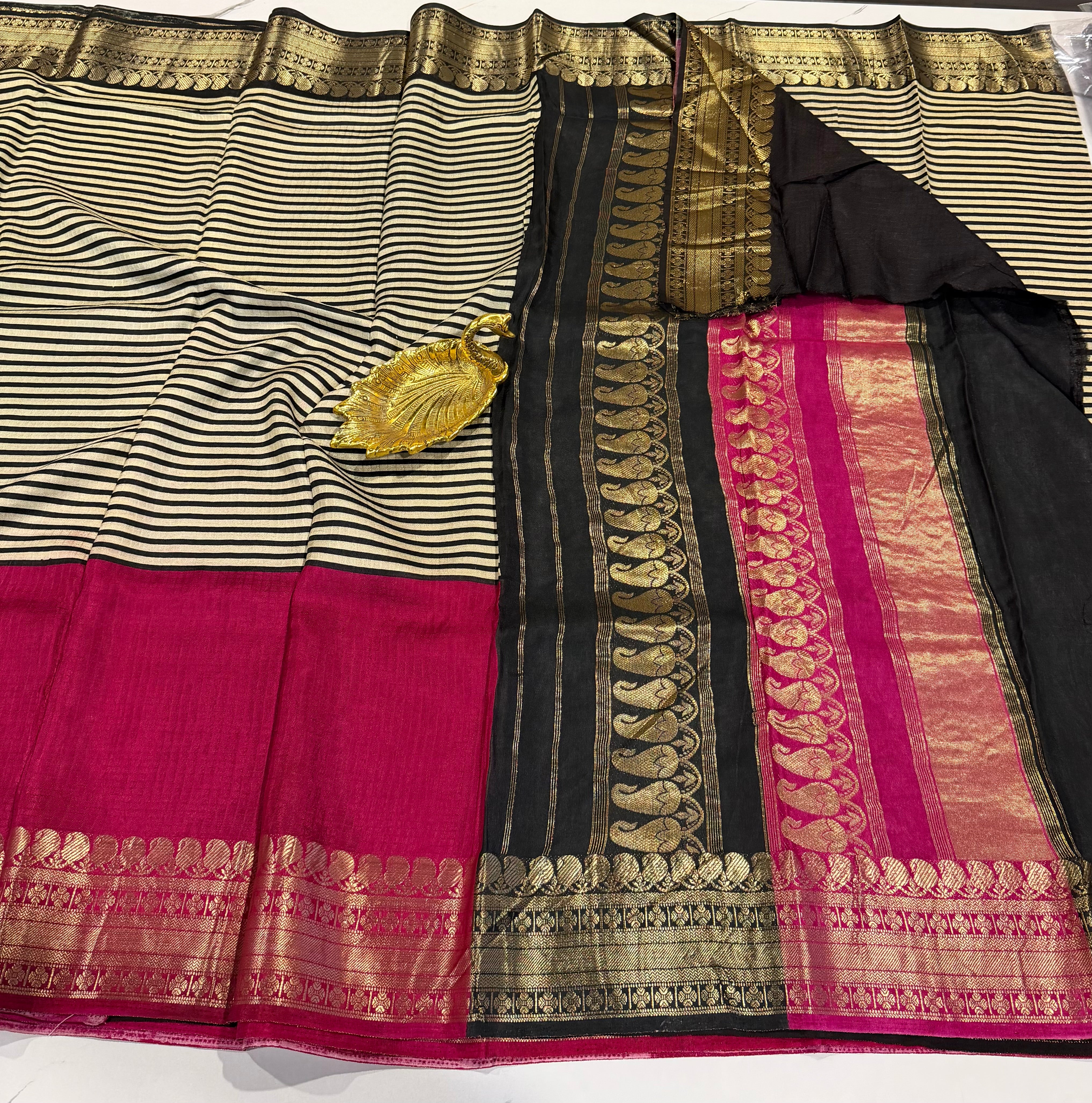 LD-2650 Ganga Jamuna saree cream n pink
