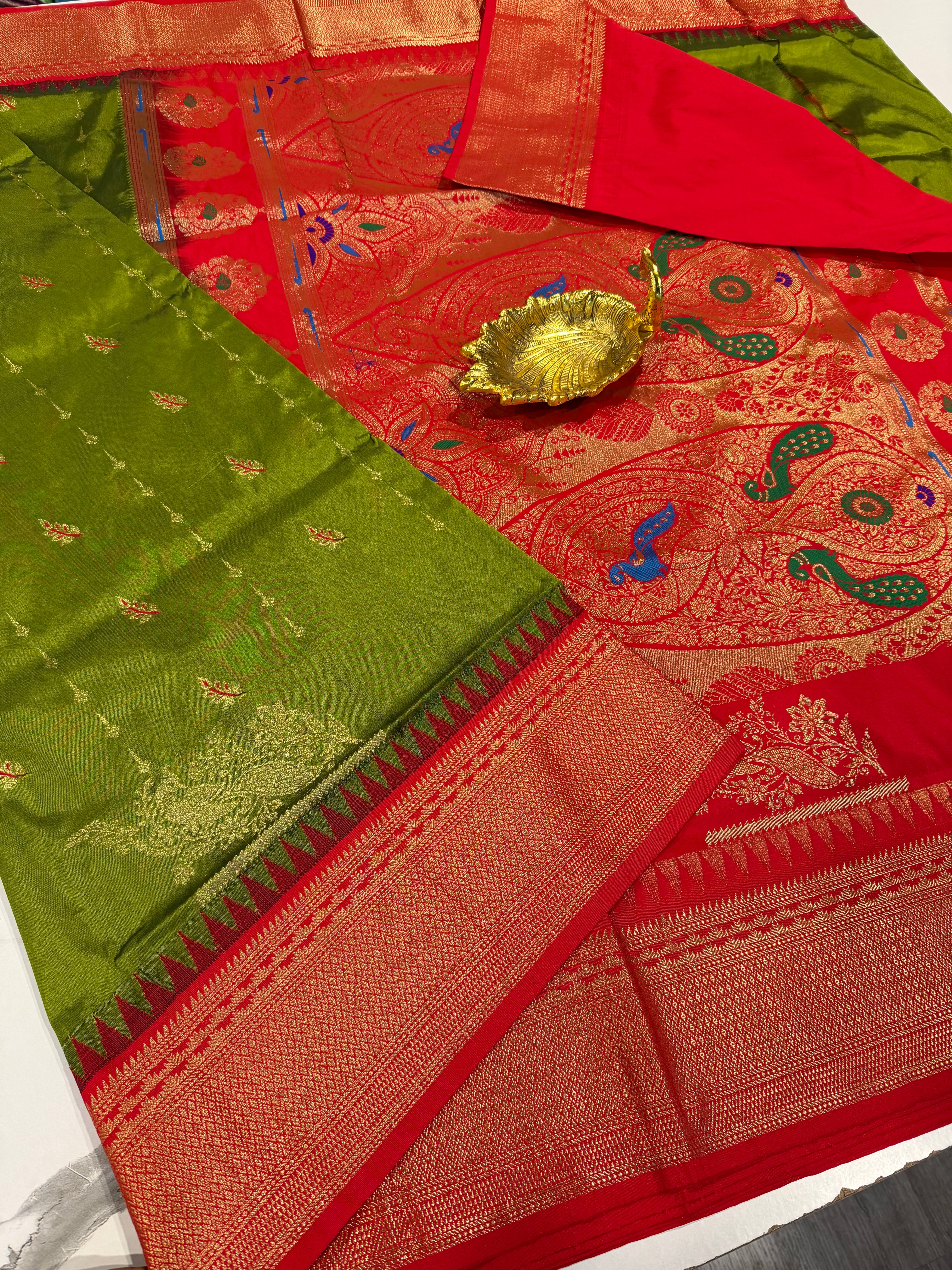 LD-NL35 semi narayanpet pattu pesara green and red border saree