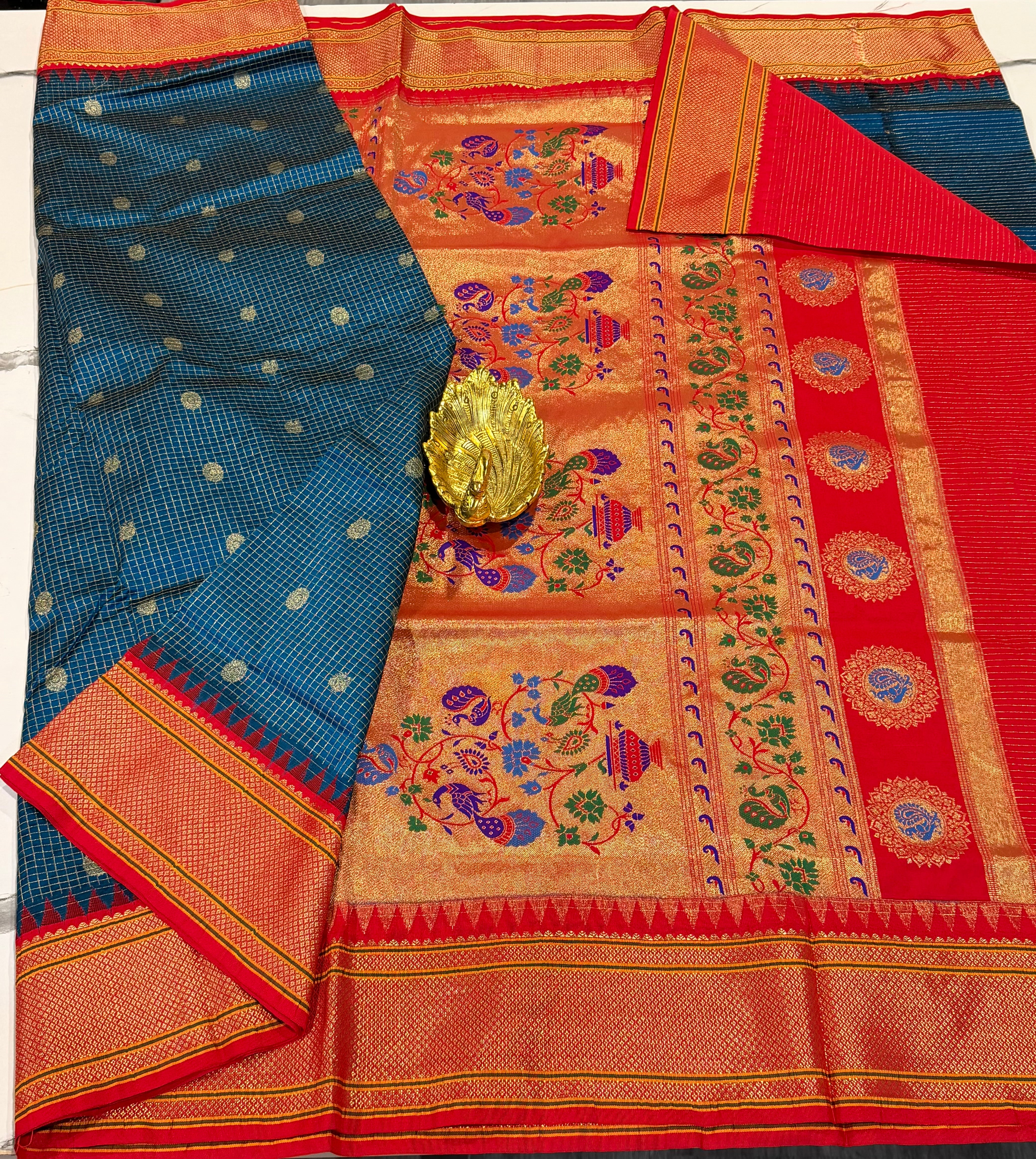 LD-SN35 
 peacock blue and red border saree