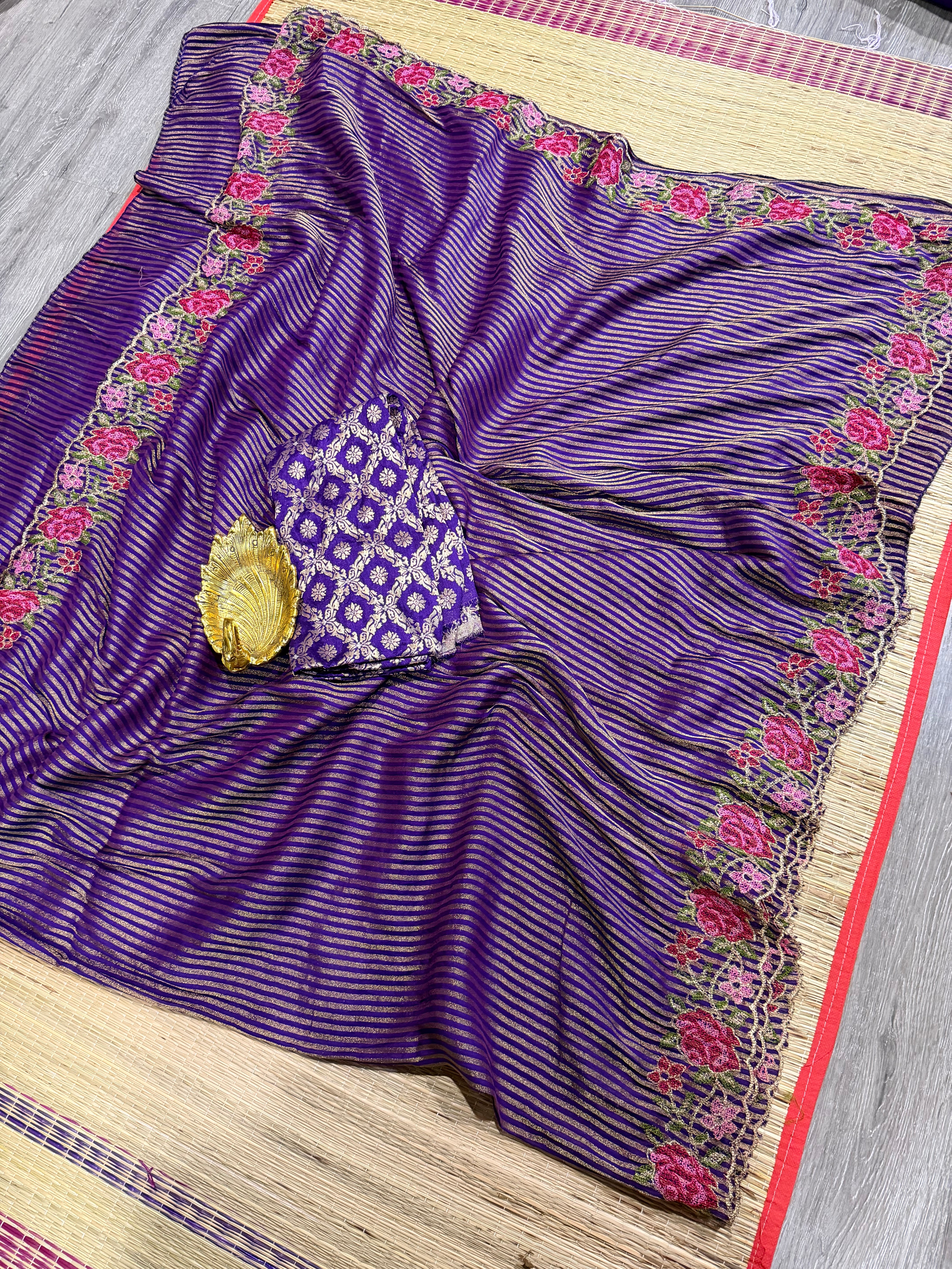 LD-T15 violet saree Banaras tissue Pettit work