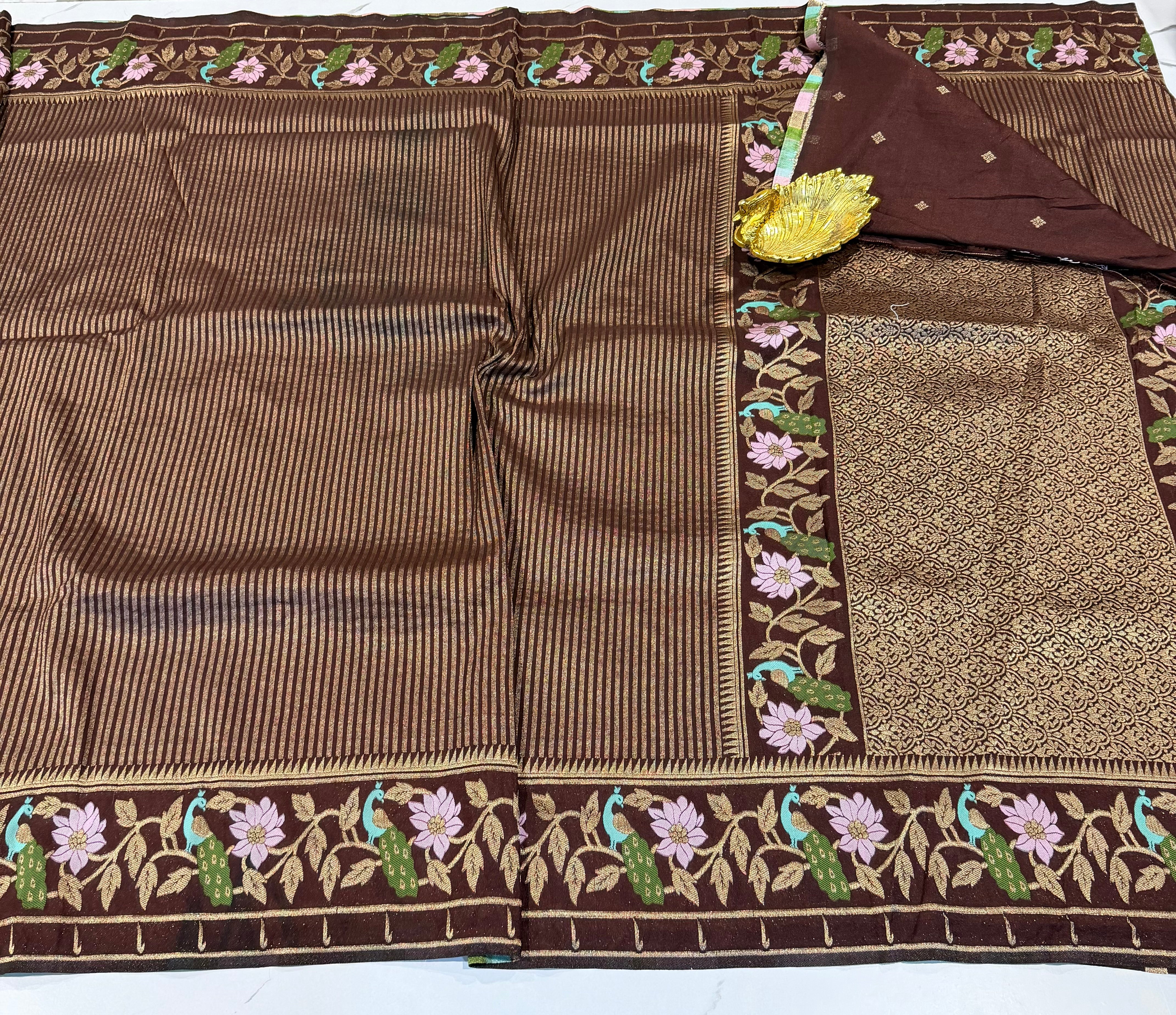 Gv-1950 Brown Banaras green mango saree