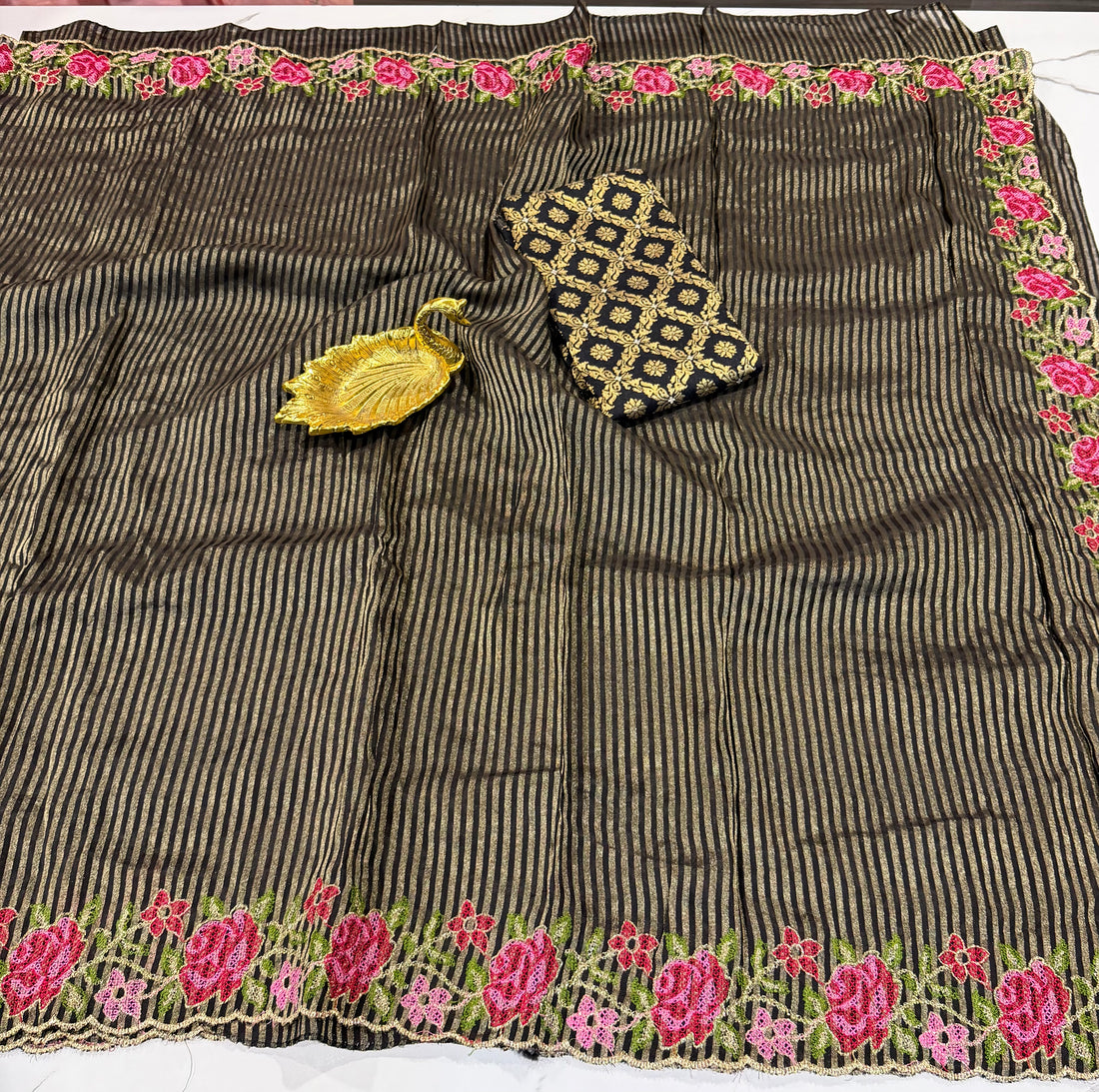 LD-T15 Banaras tissue Pettit saree black