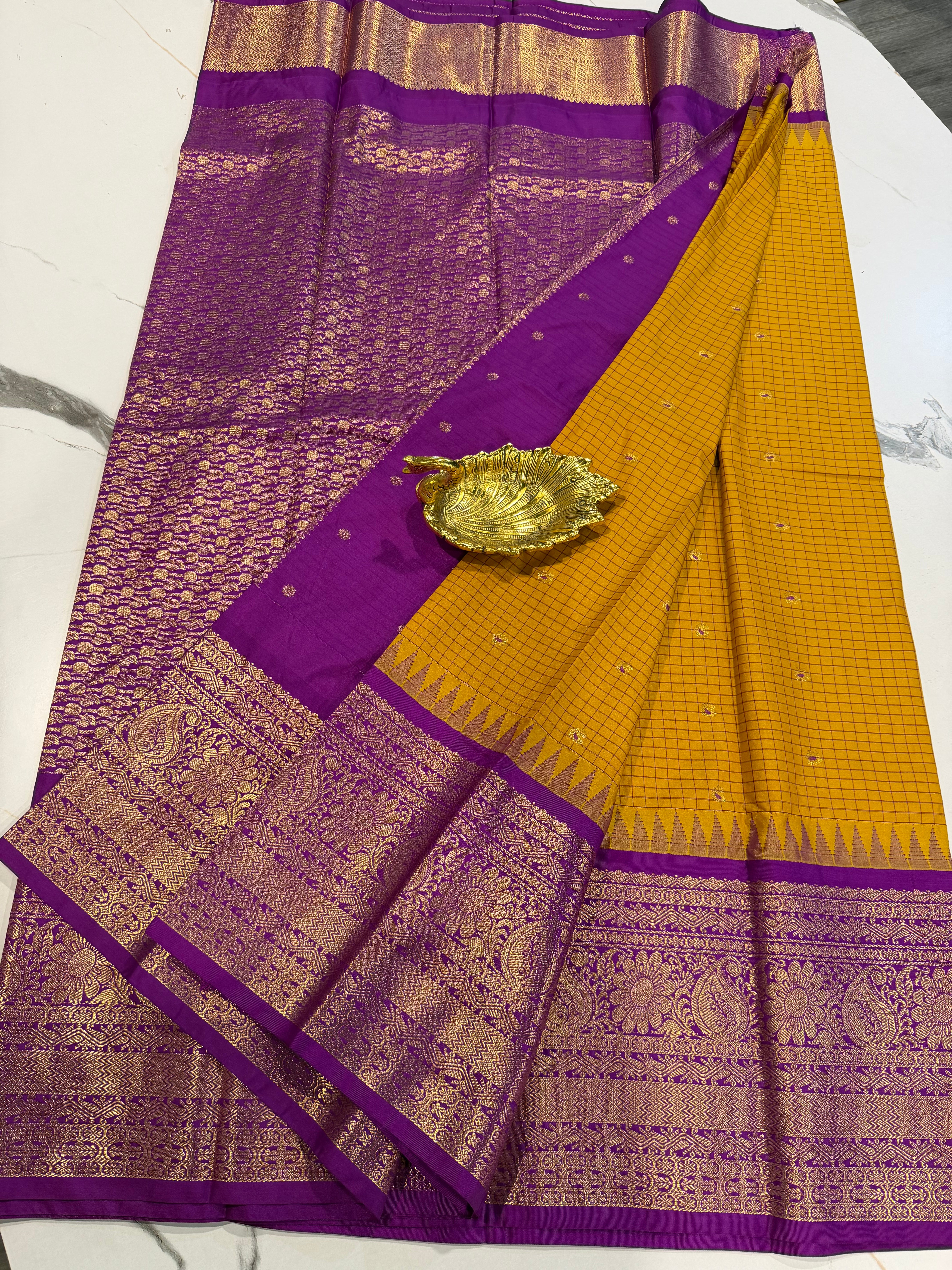 VG2 mustured & Magentha semi Gadwal saree