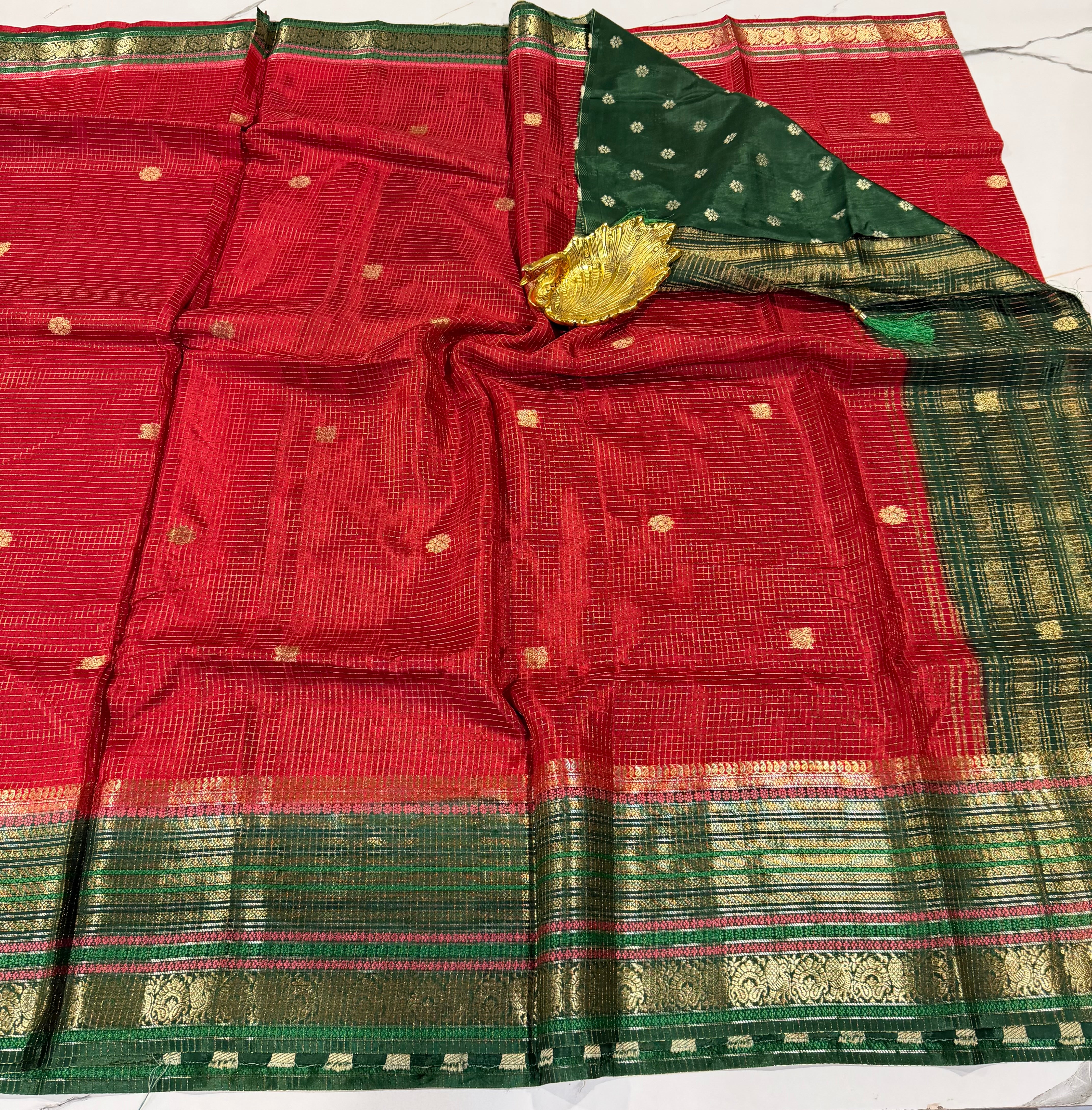 VN-2450 Red n Green vintage Narayanpet saree