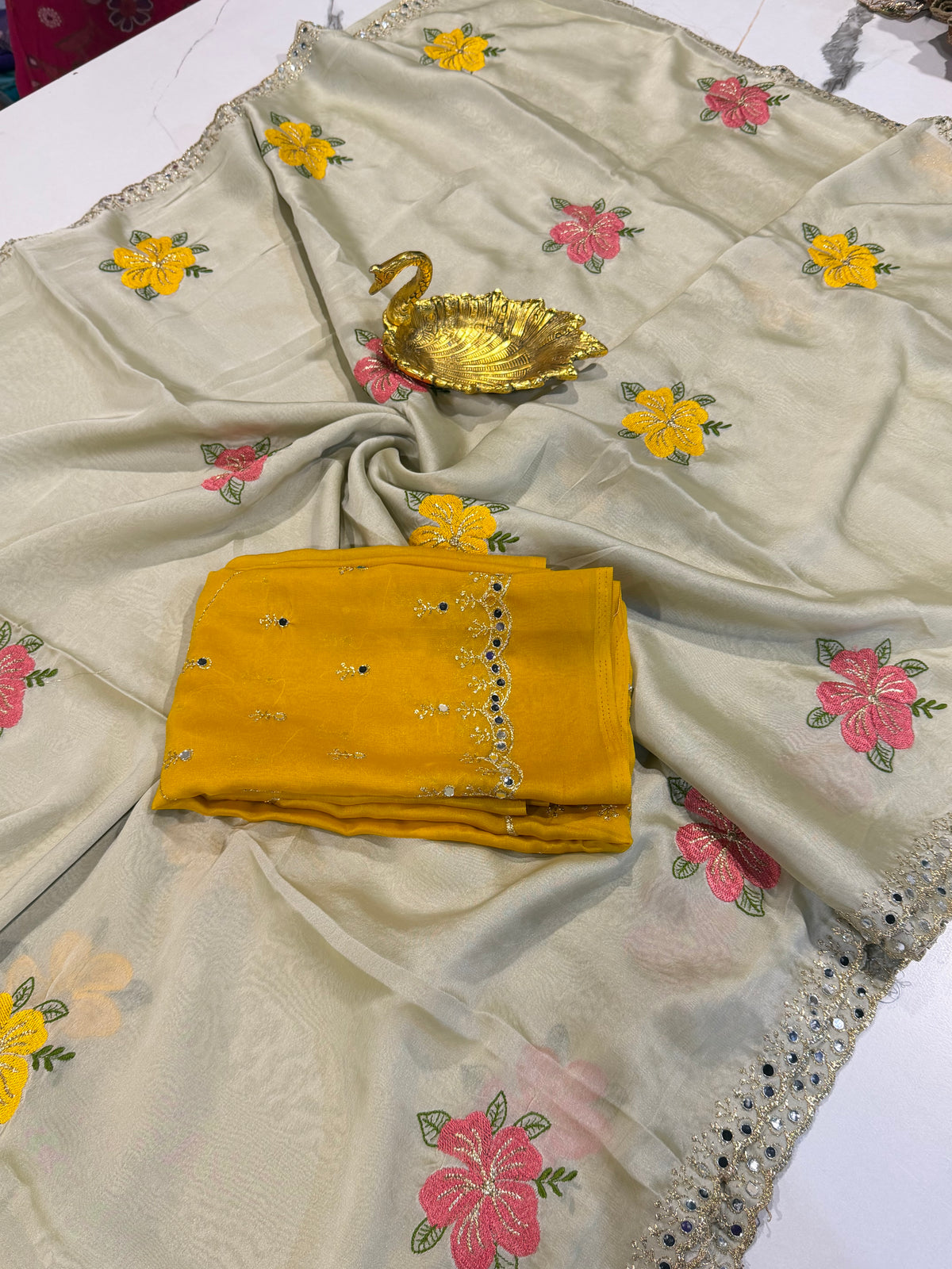 C-999 crème colour chinnon crepe saree