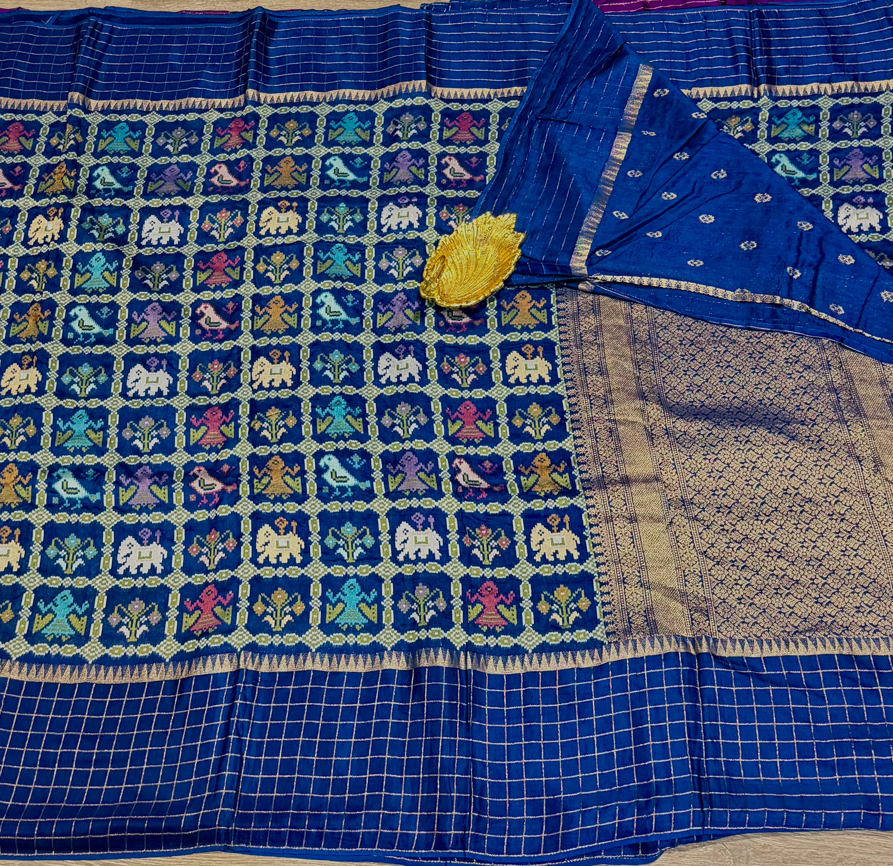 PT-475 Navi blue patola moonga crep saree
