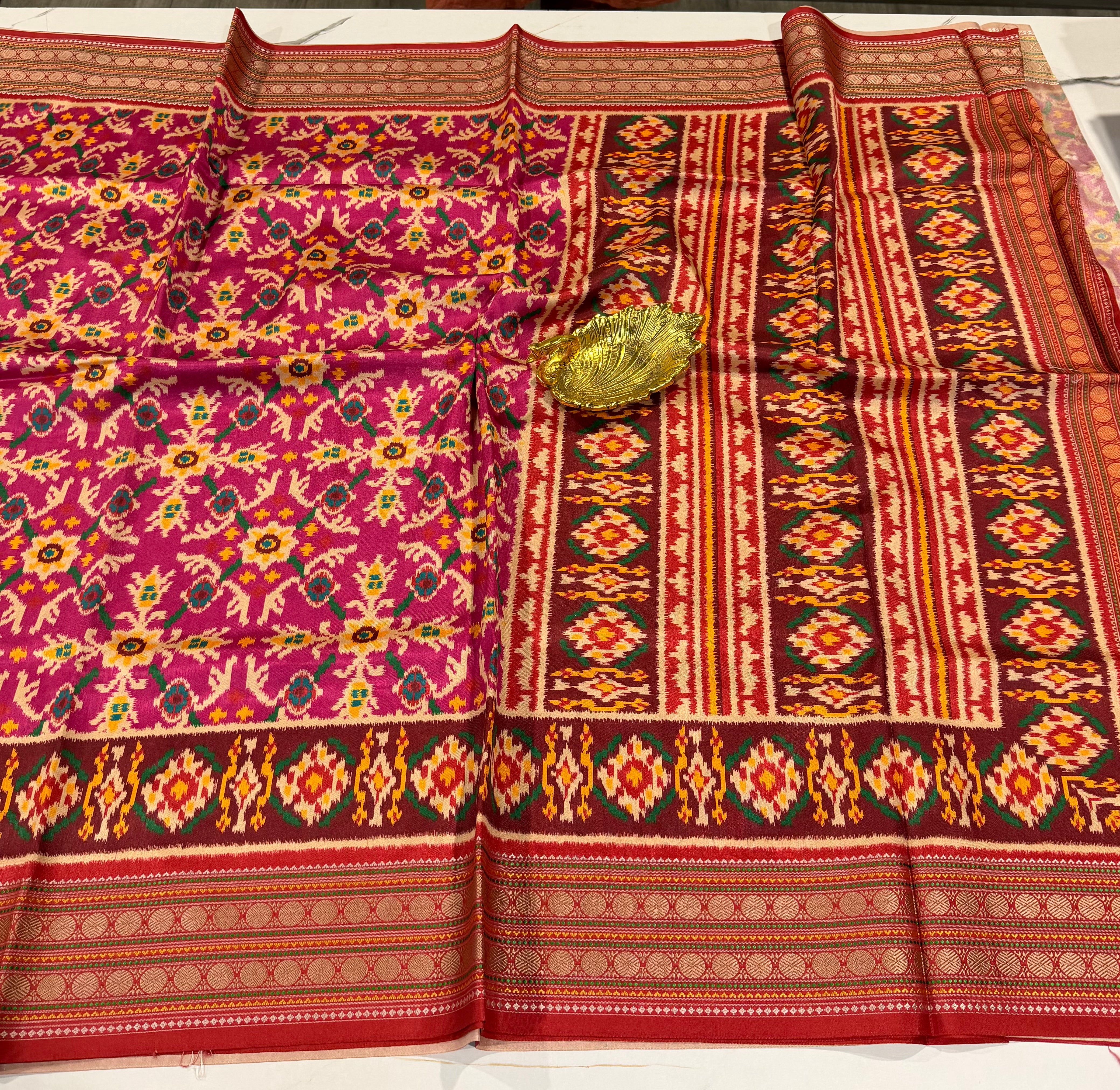 LD-1399 Rudraksha borders spun Patola pink saree