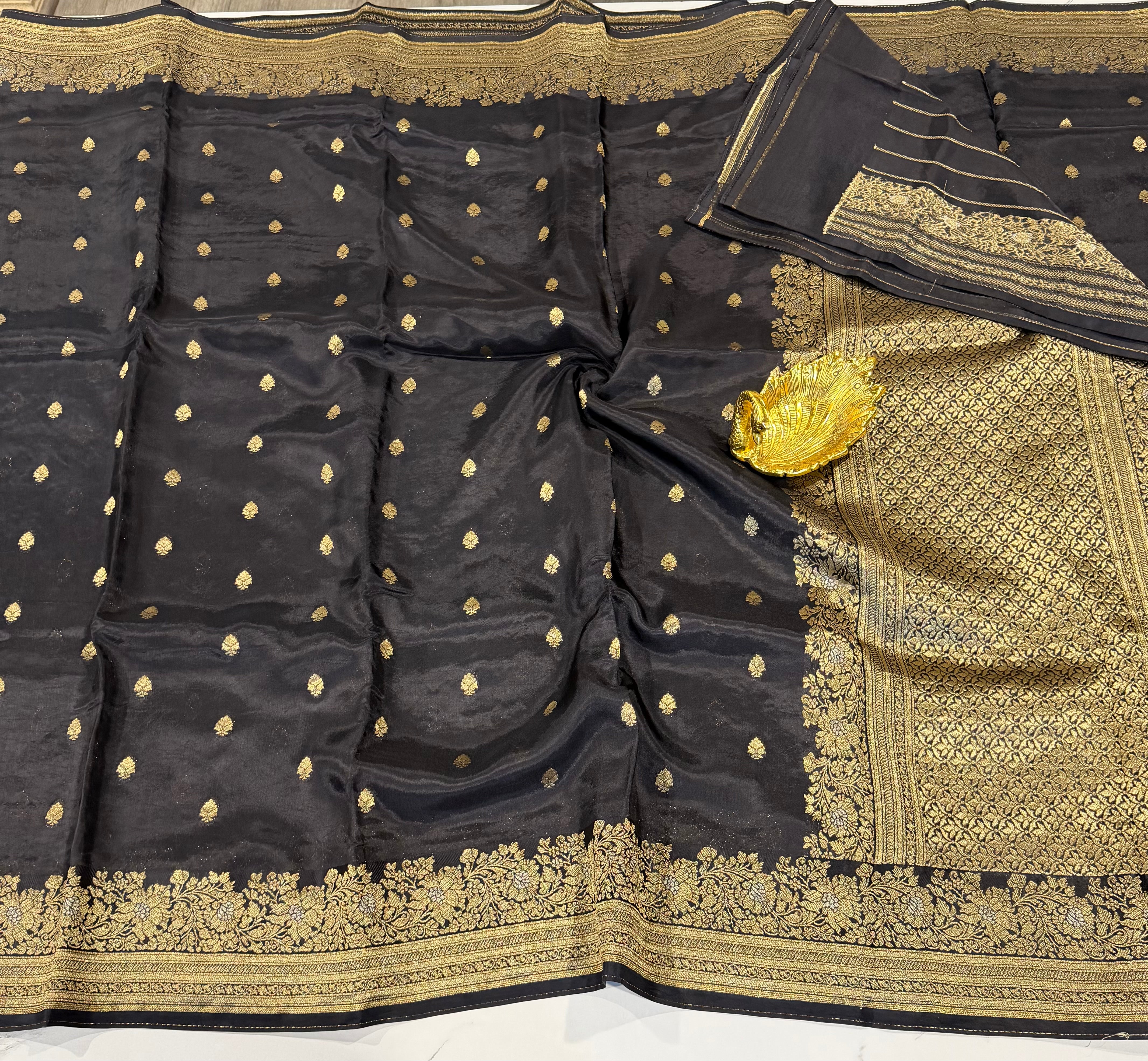 Gm-3950 banaras green mango black color saree