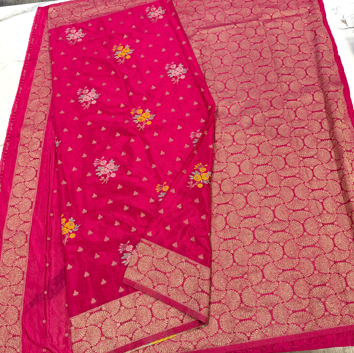 Bz-1850 Ranipink benny crepe saree