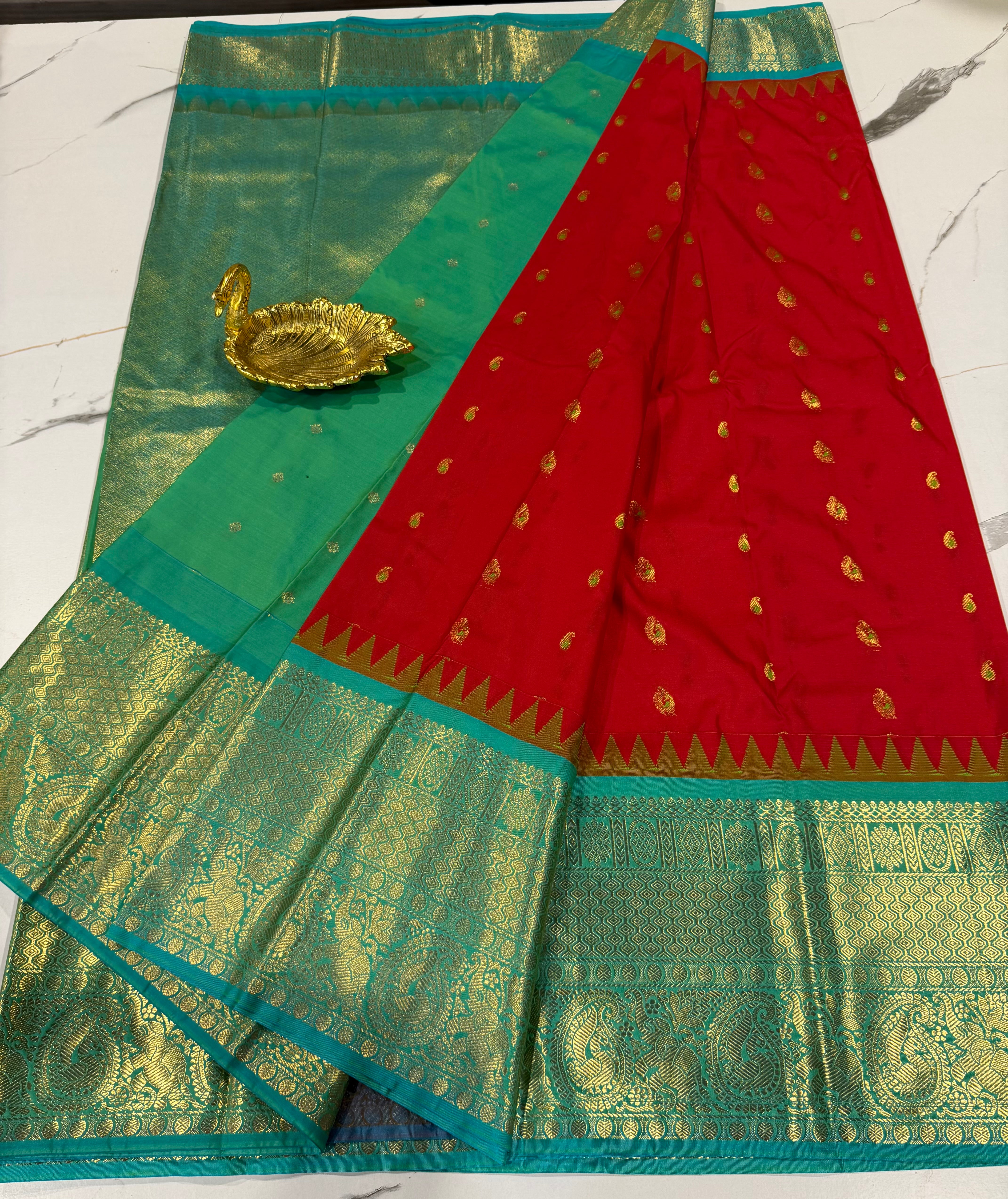 VG2 semi gadwal red and green border saree