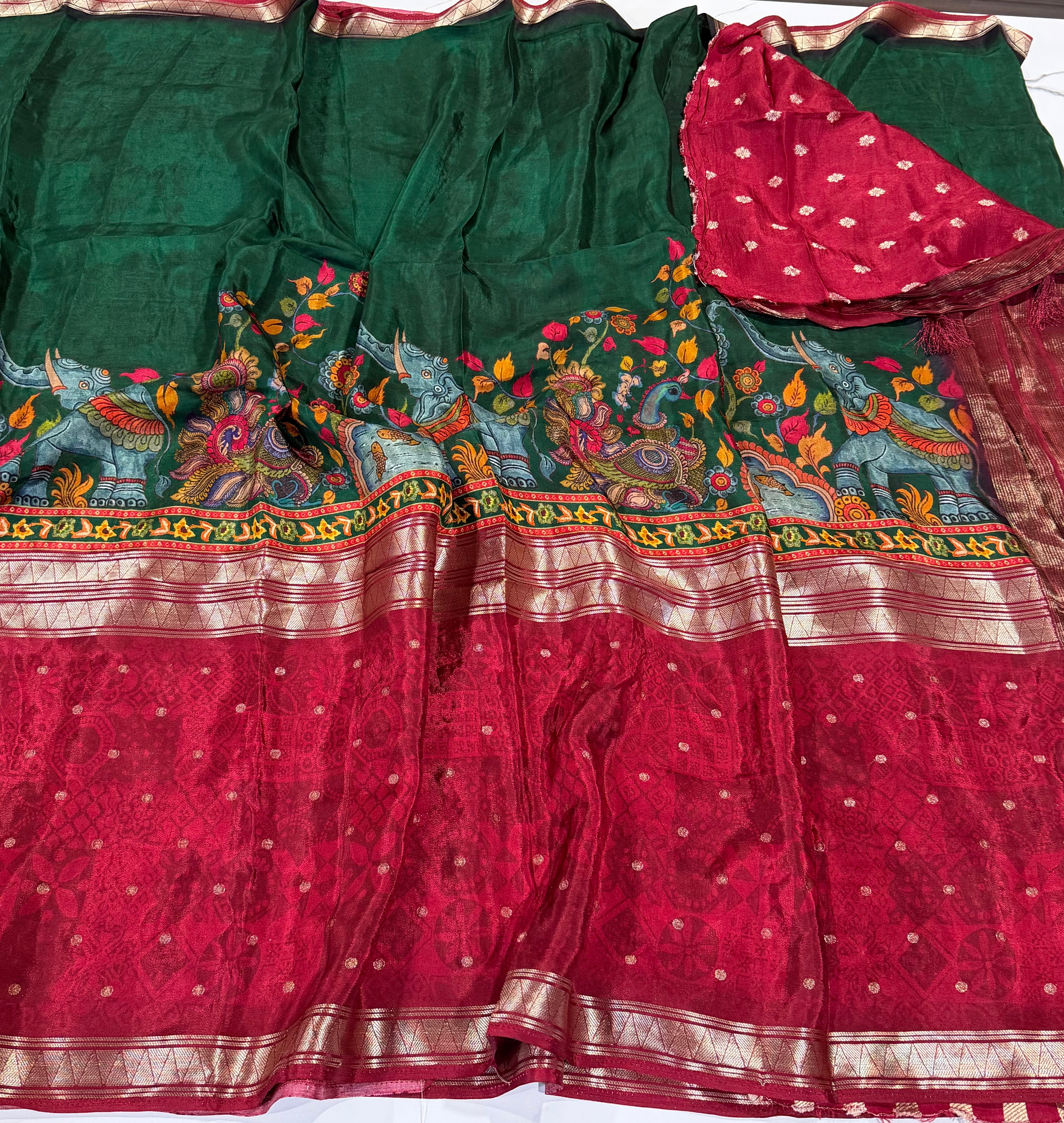 MC3299-Green n Maroon Mysore crepe semi story telling concept saree