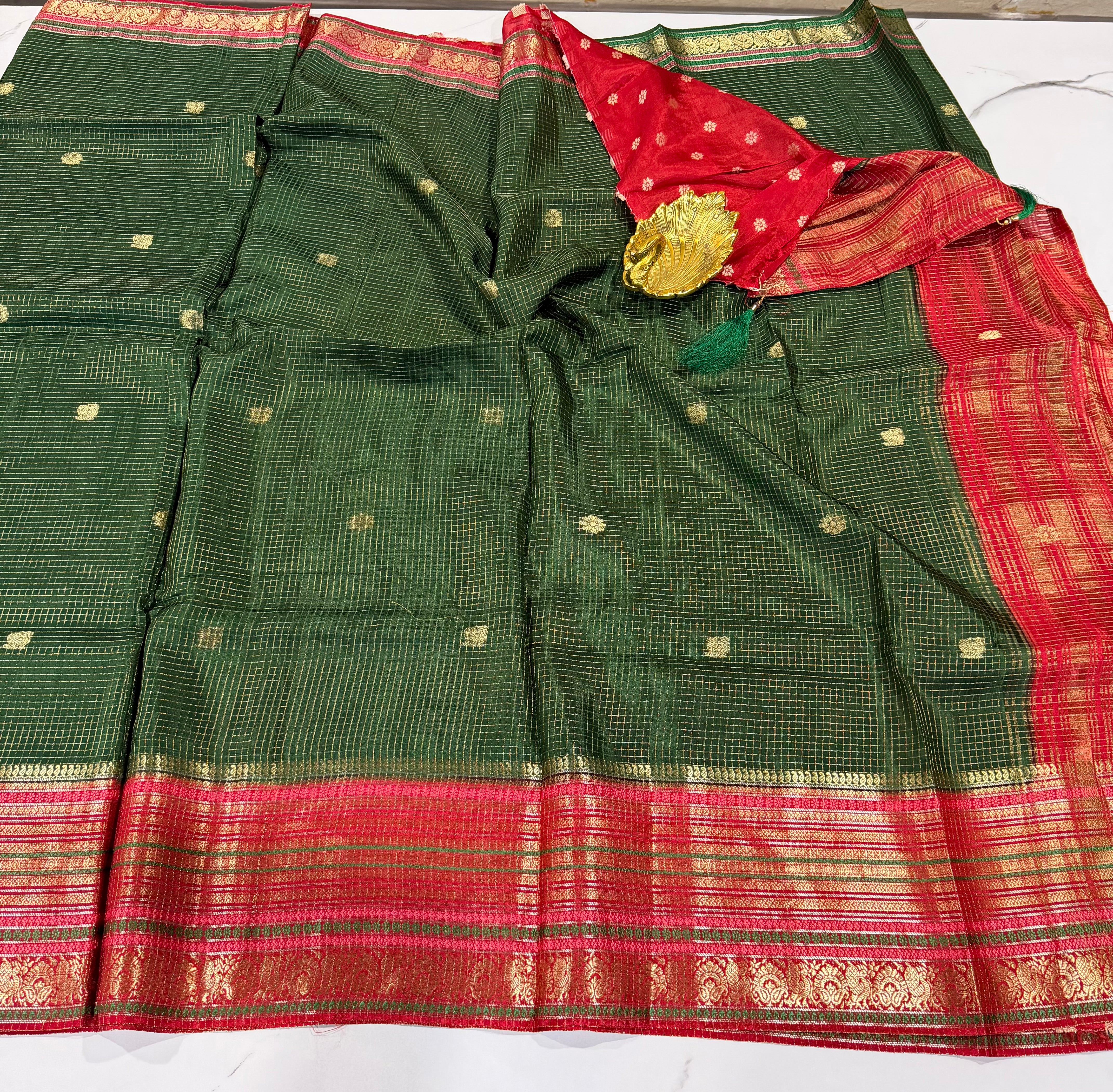 VN-2450 Green n Red vintage Narayanpet saree
