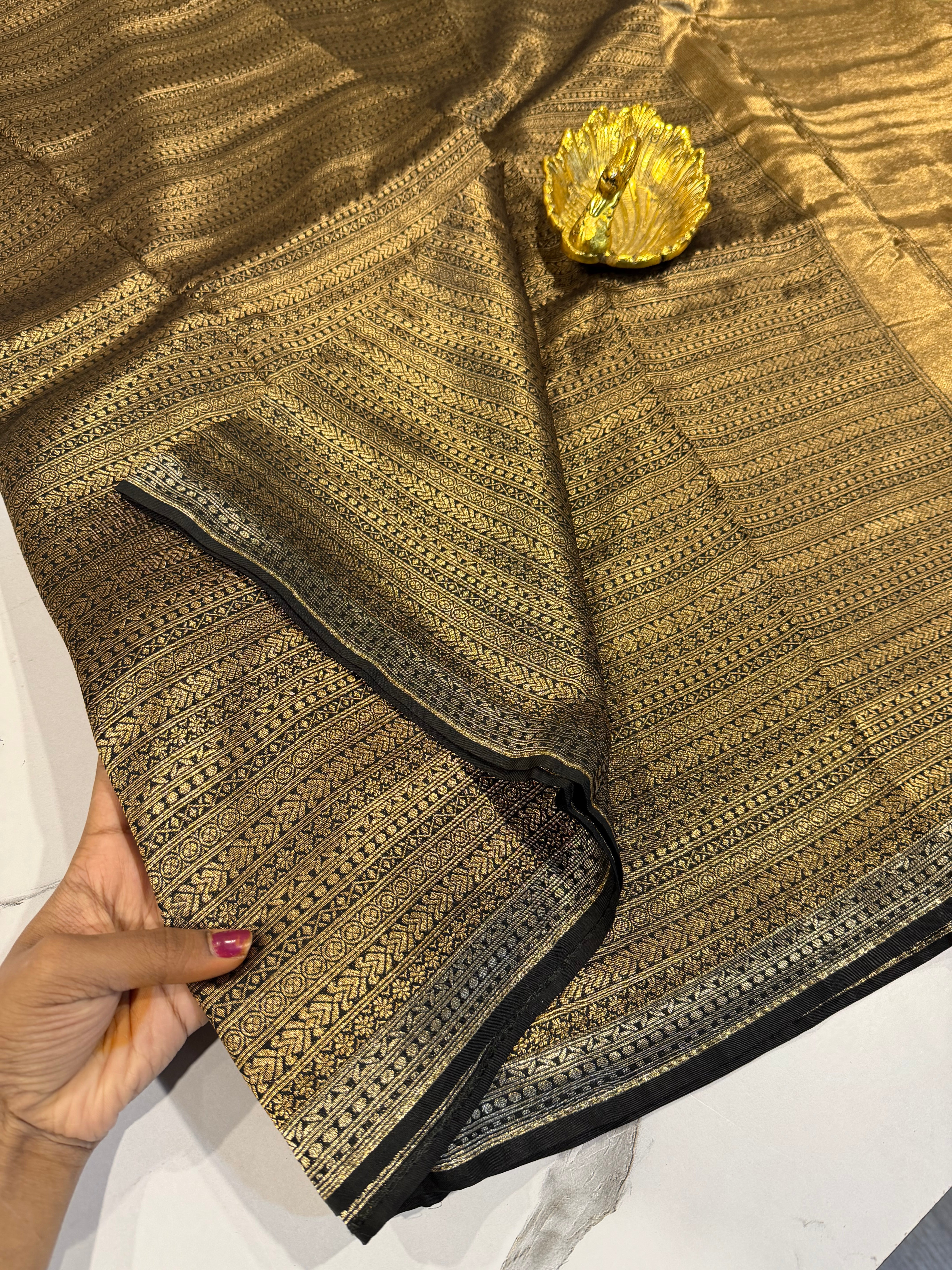 AR-5100 Black colour kanchi tissue saree