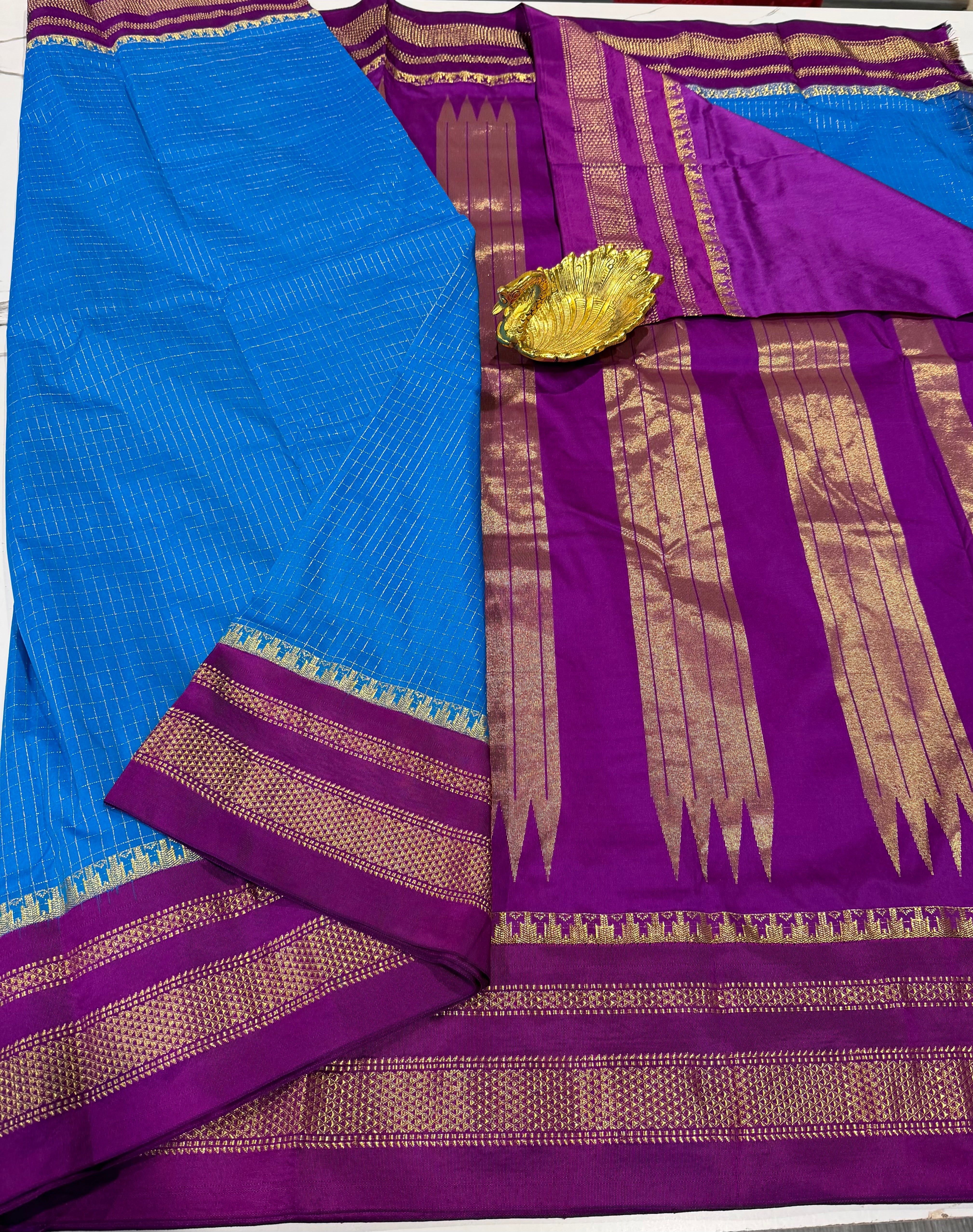 LD-NG25
 blue and purple border saree