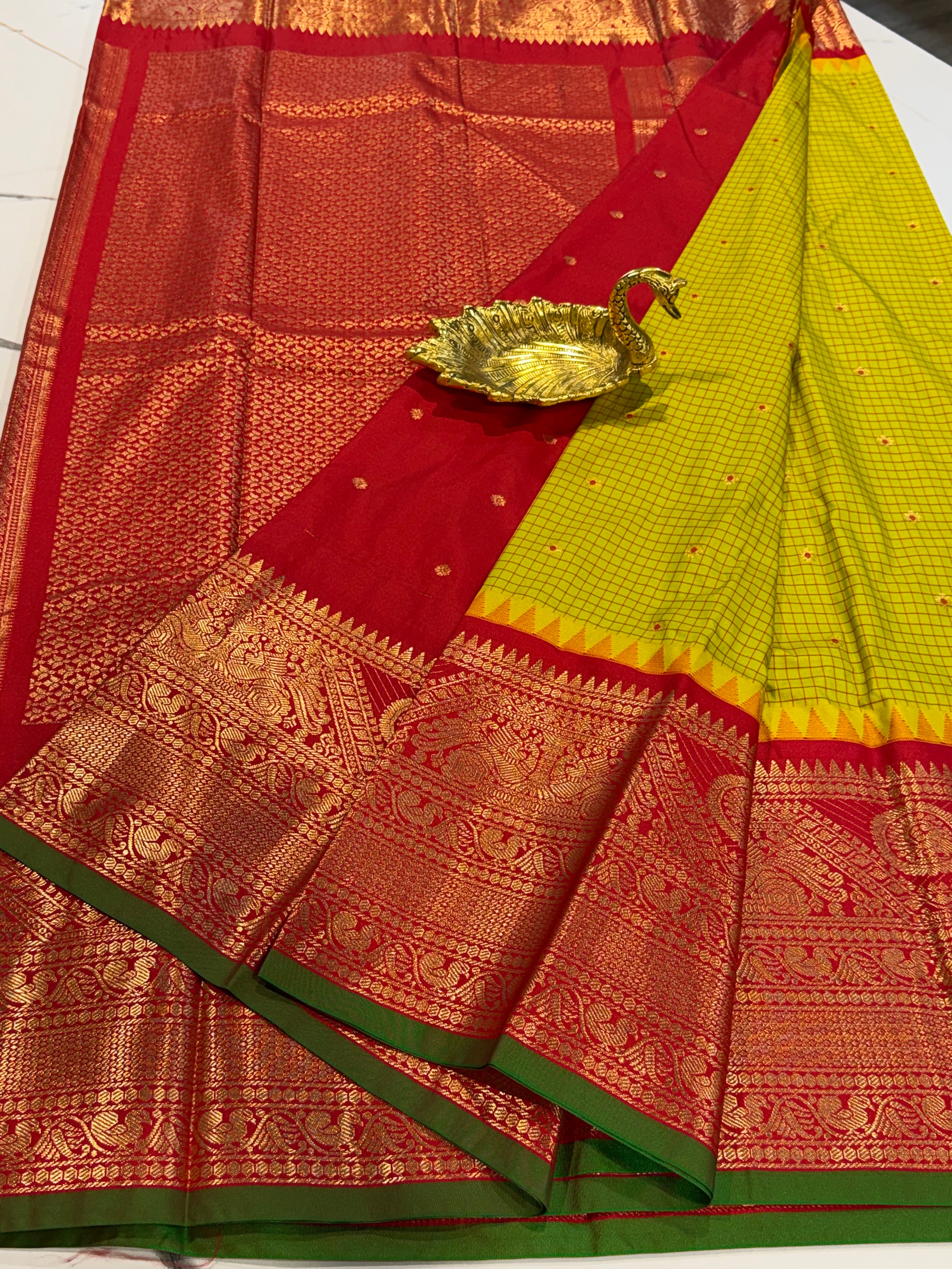 VG2 parrot green & Red semi Gadwal saree