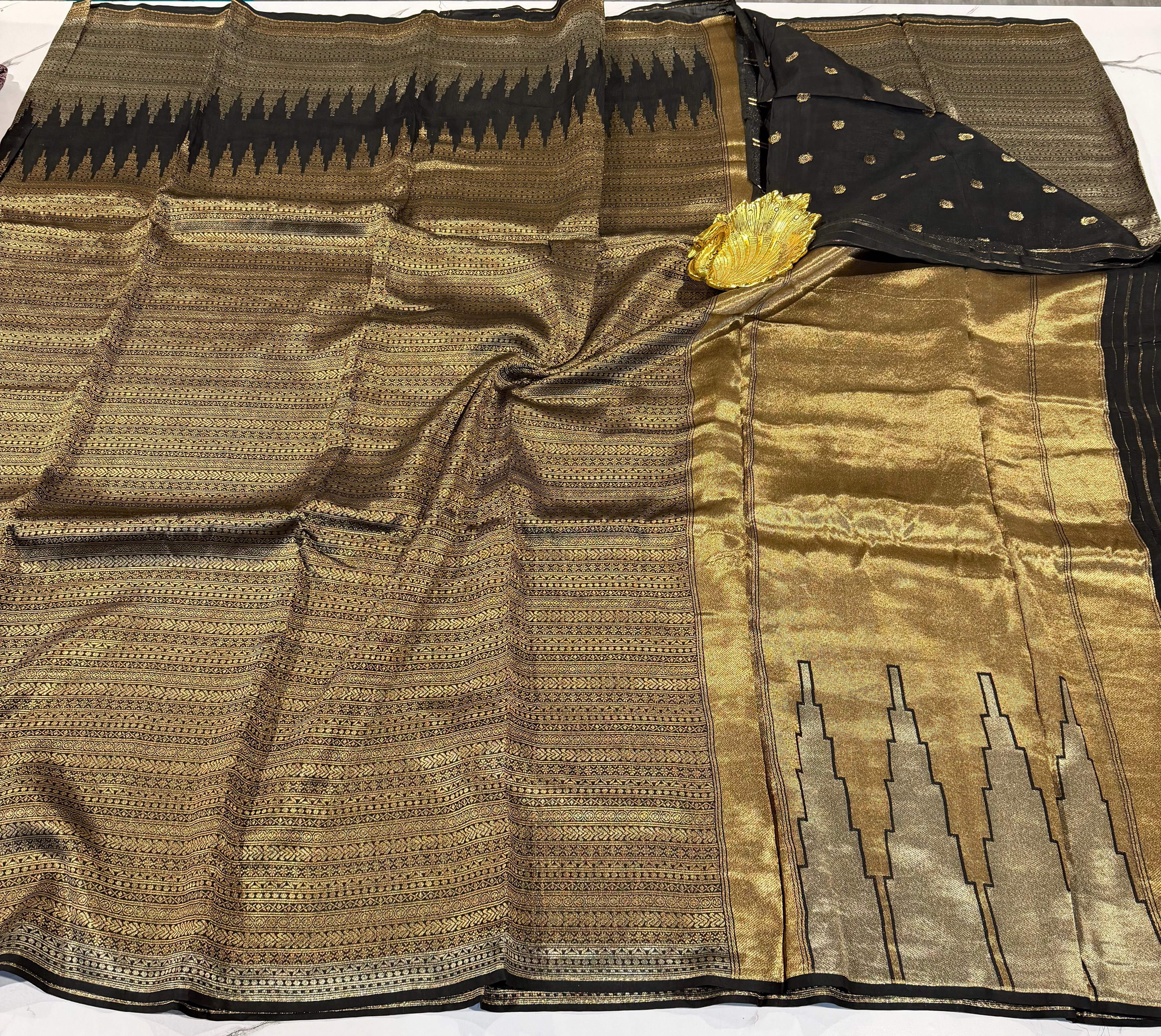 AR-5100 Black colour kanchi tissue saree