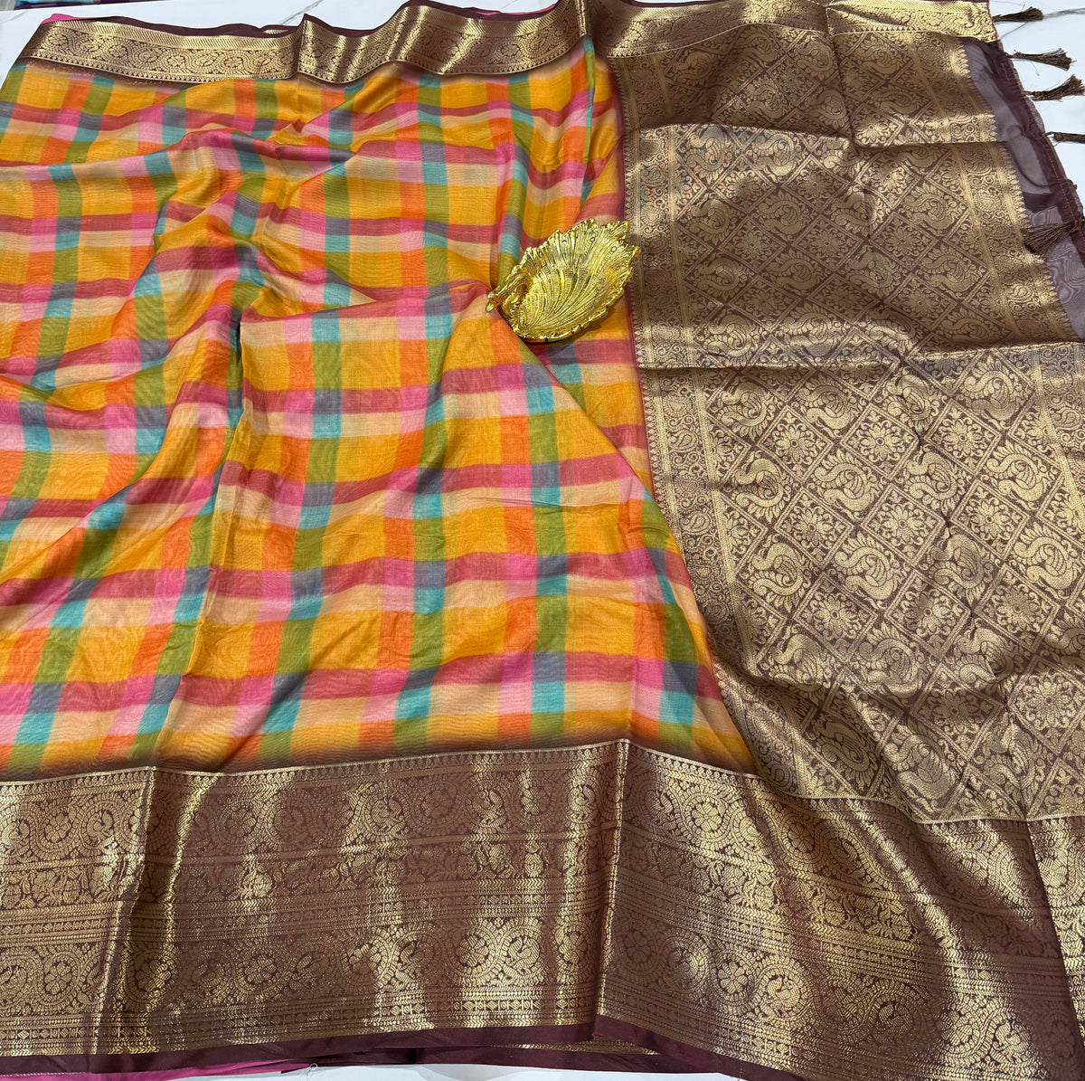 Me-1599 yellow n brown Madras Checks muslin saree