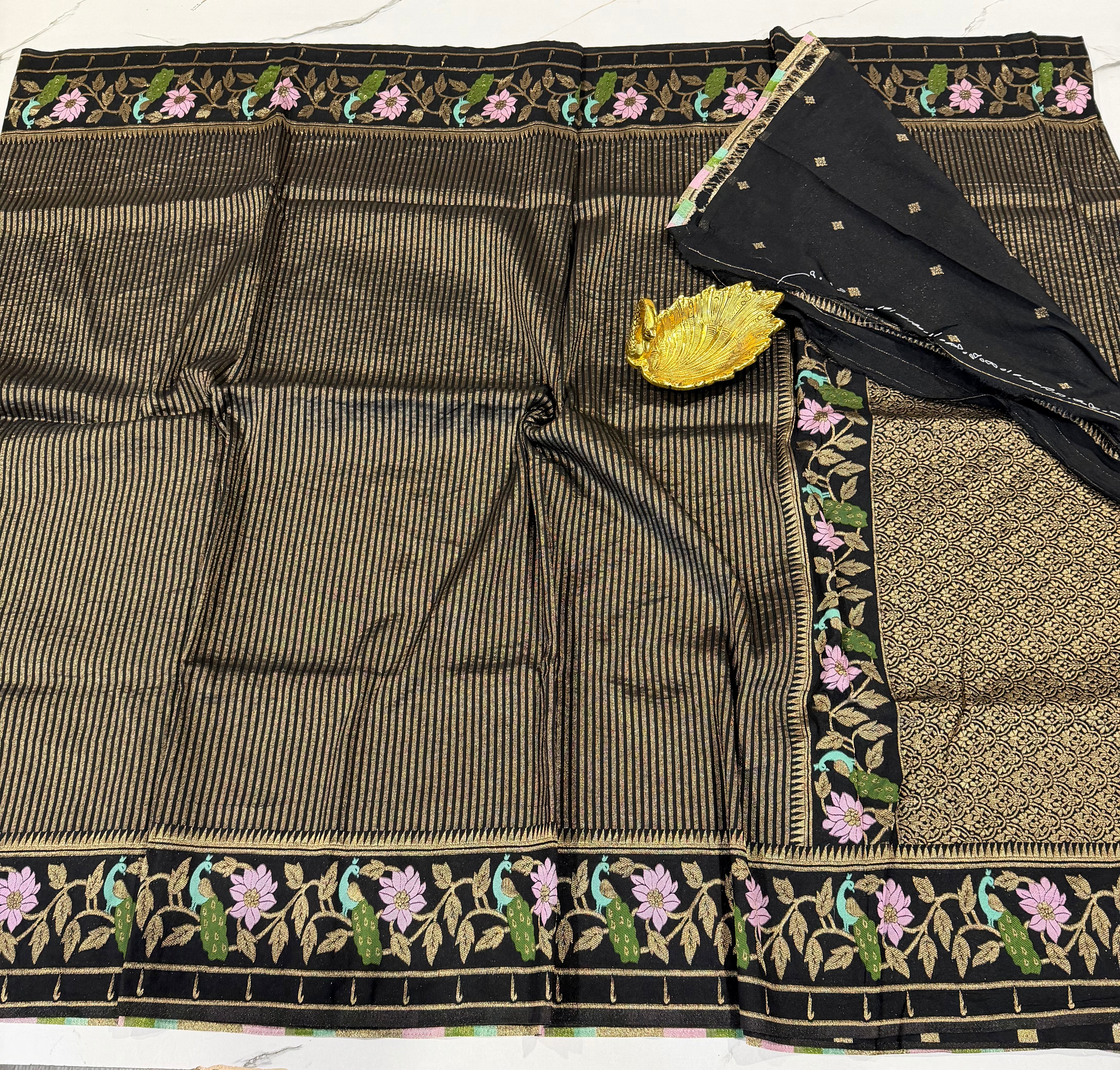 Gv-1950 black Banaras green mango saree