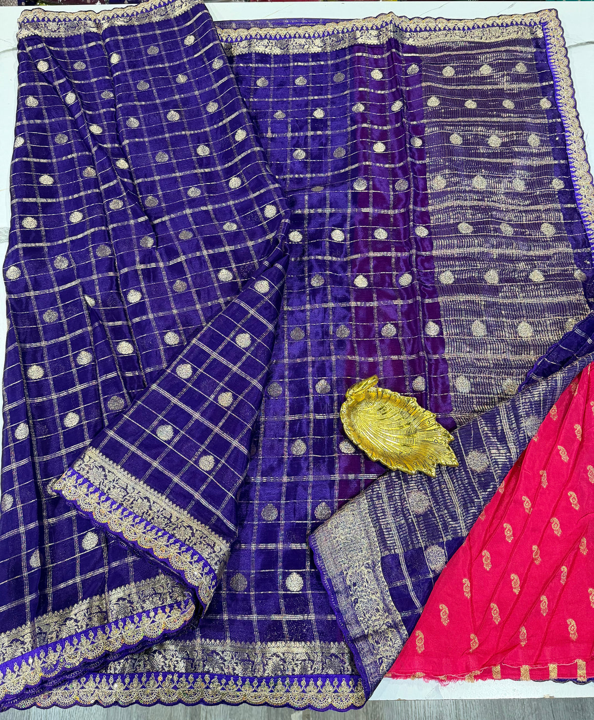 CS-2500 violet colour vintage mysore chinnon crepe scallop borders saree