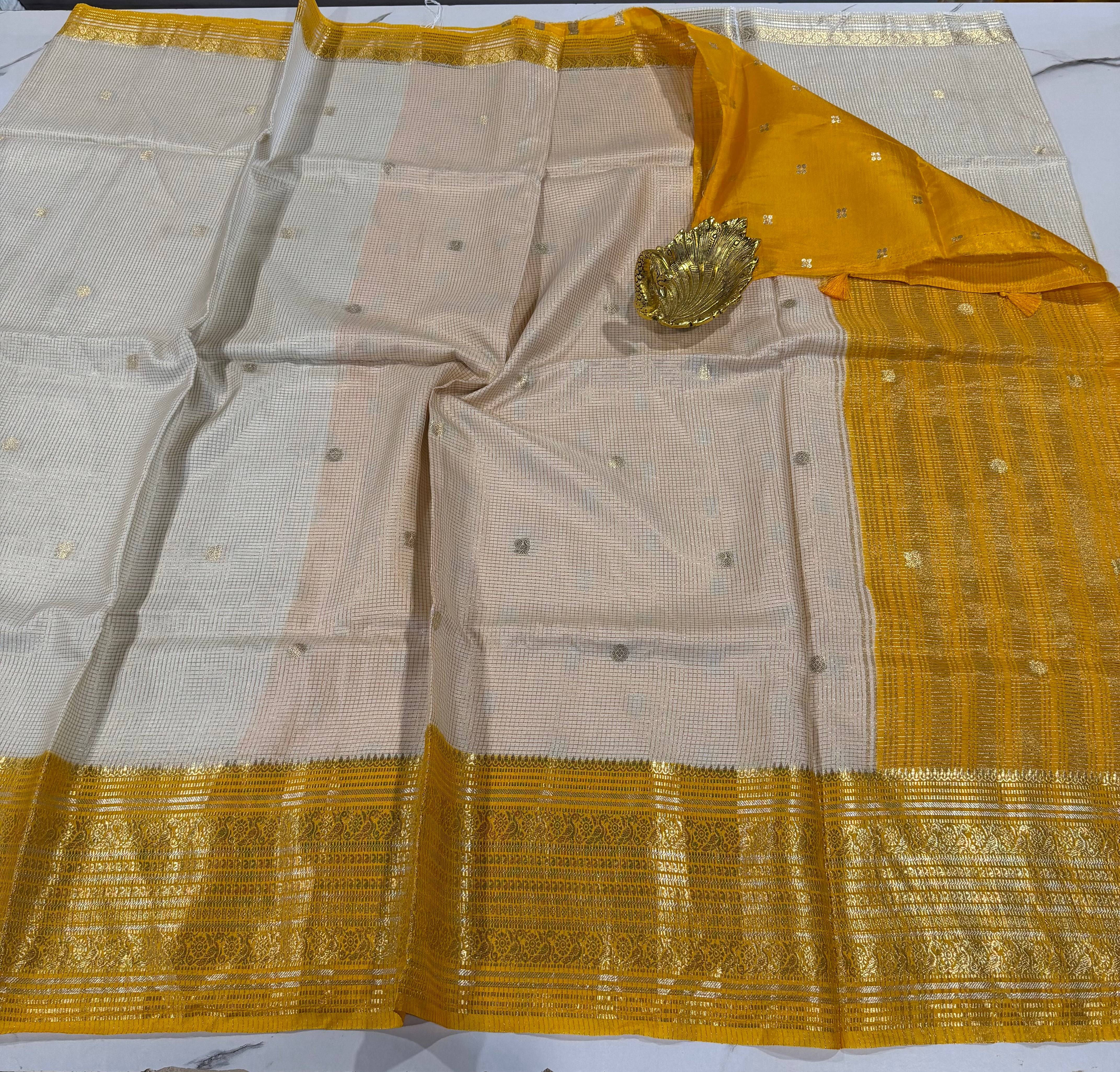 VKC2149BB - white n yellow colour Brdr Vintage Kanchi saree