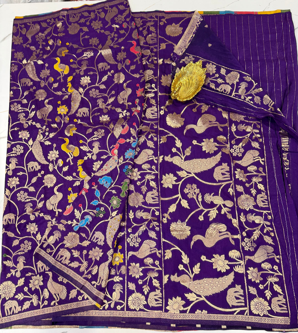 MV-1650 Violet colour Munga crepe saree