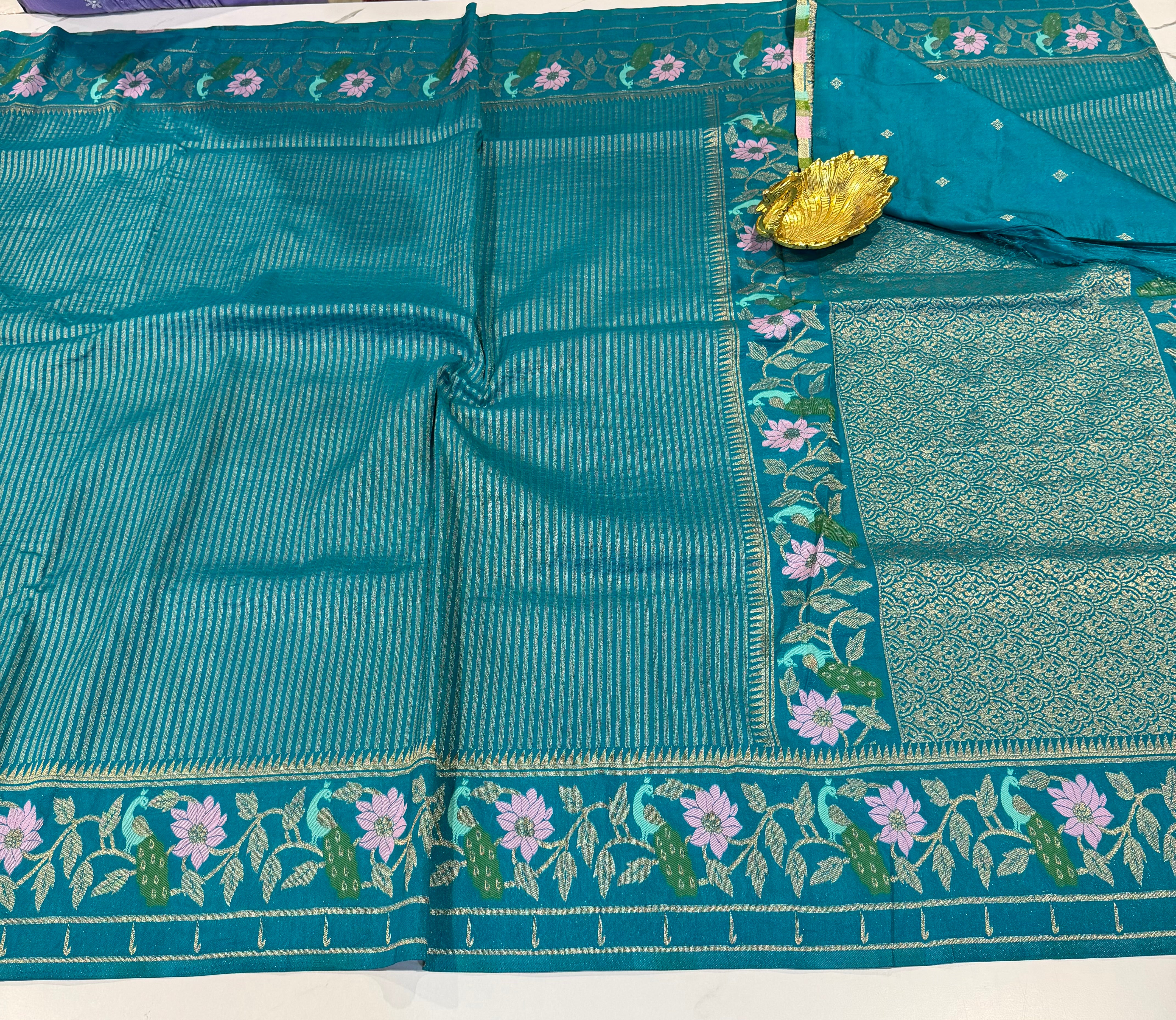 Gv-1950 Krishna blue Banaras green mango saree