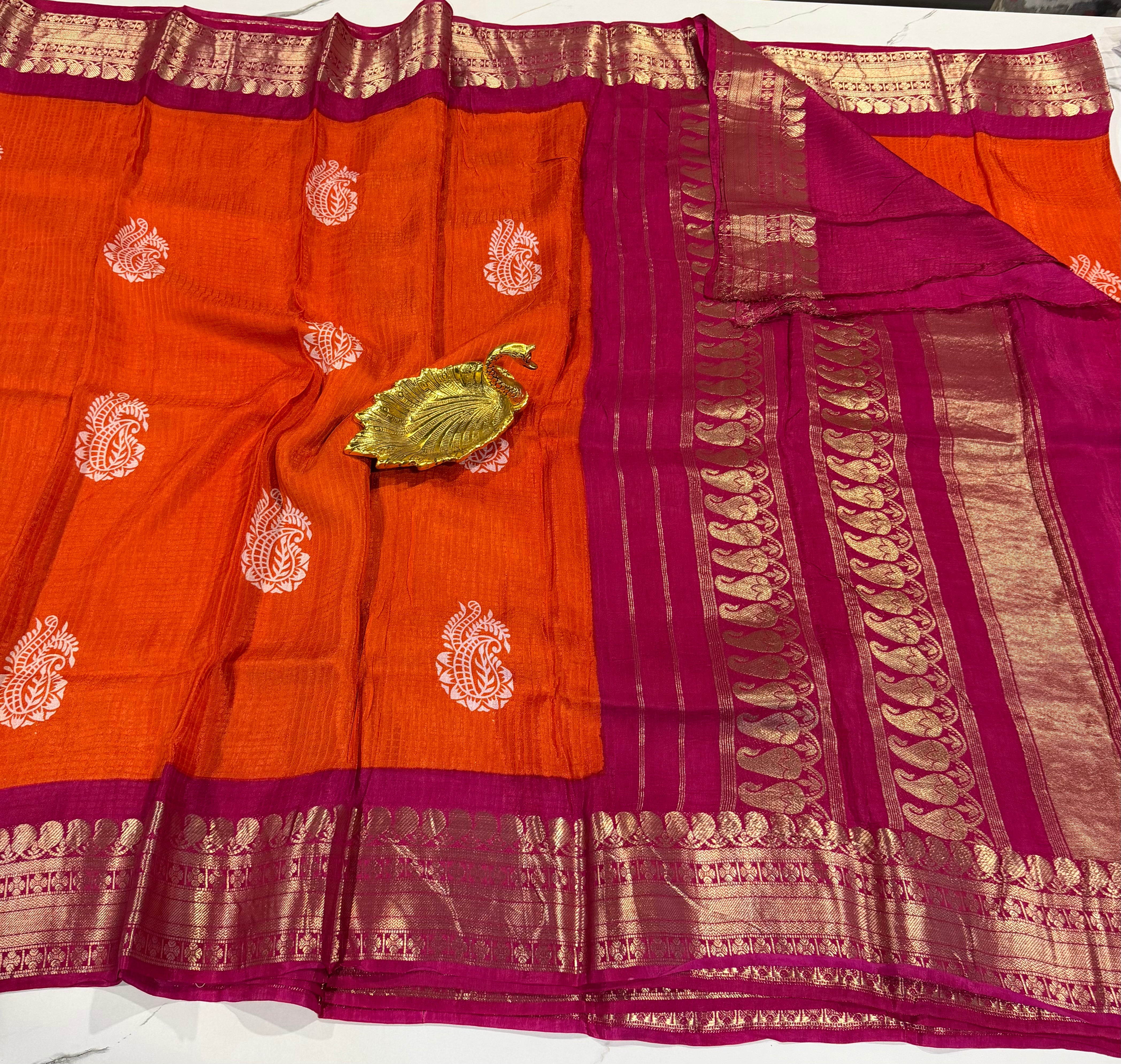 LD-2650 Ganga Jamuna saree