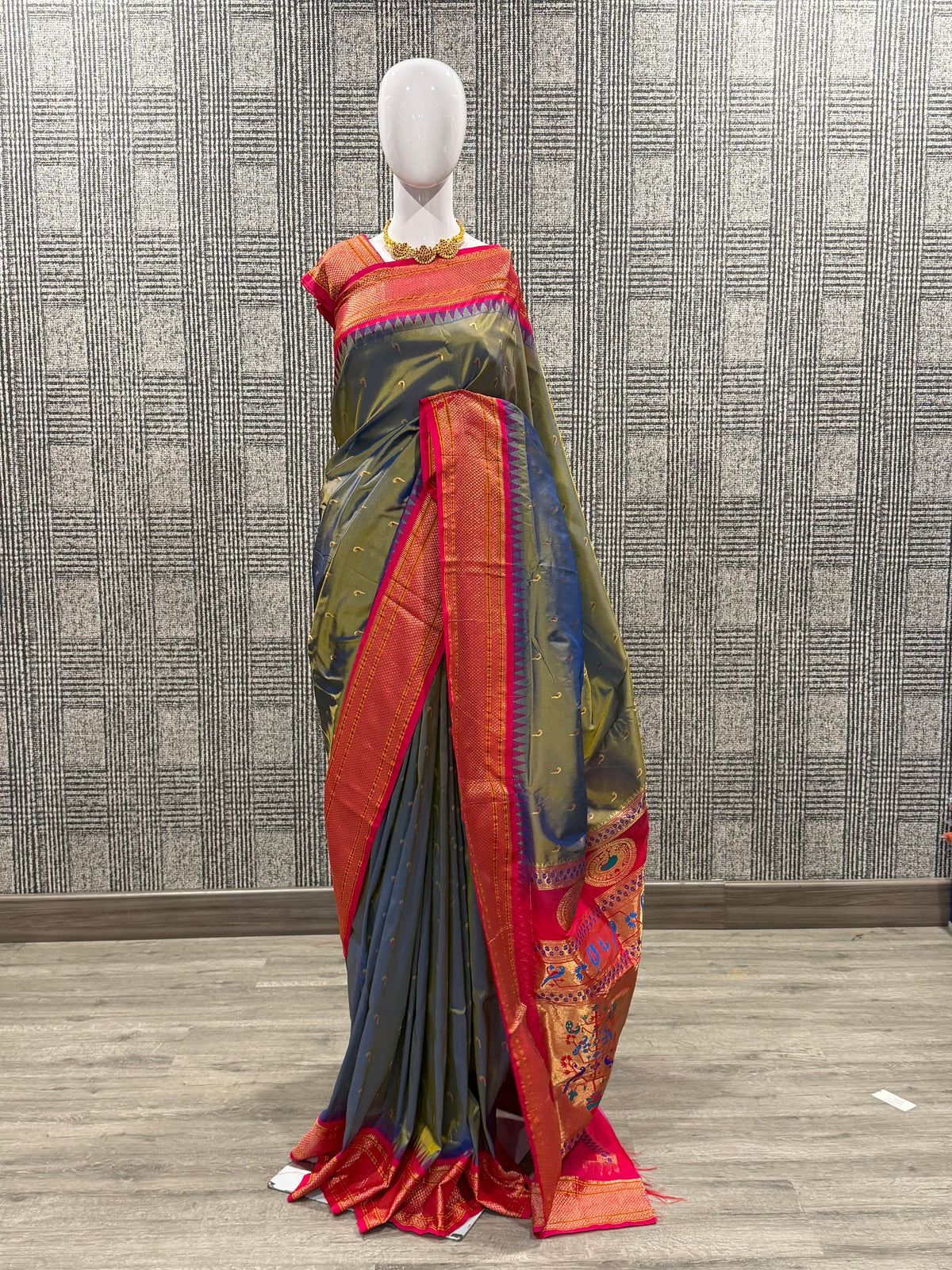 LD-N9 Grey Narayanapet semi pattu muniya butta