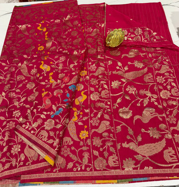 MV-1650 Rani pink colour Munga crepe saree