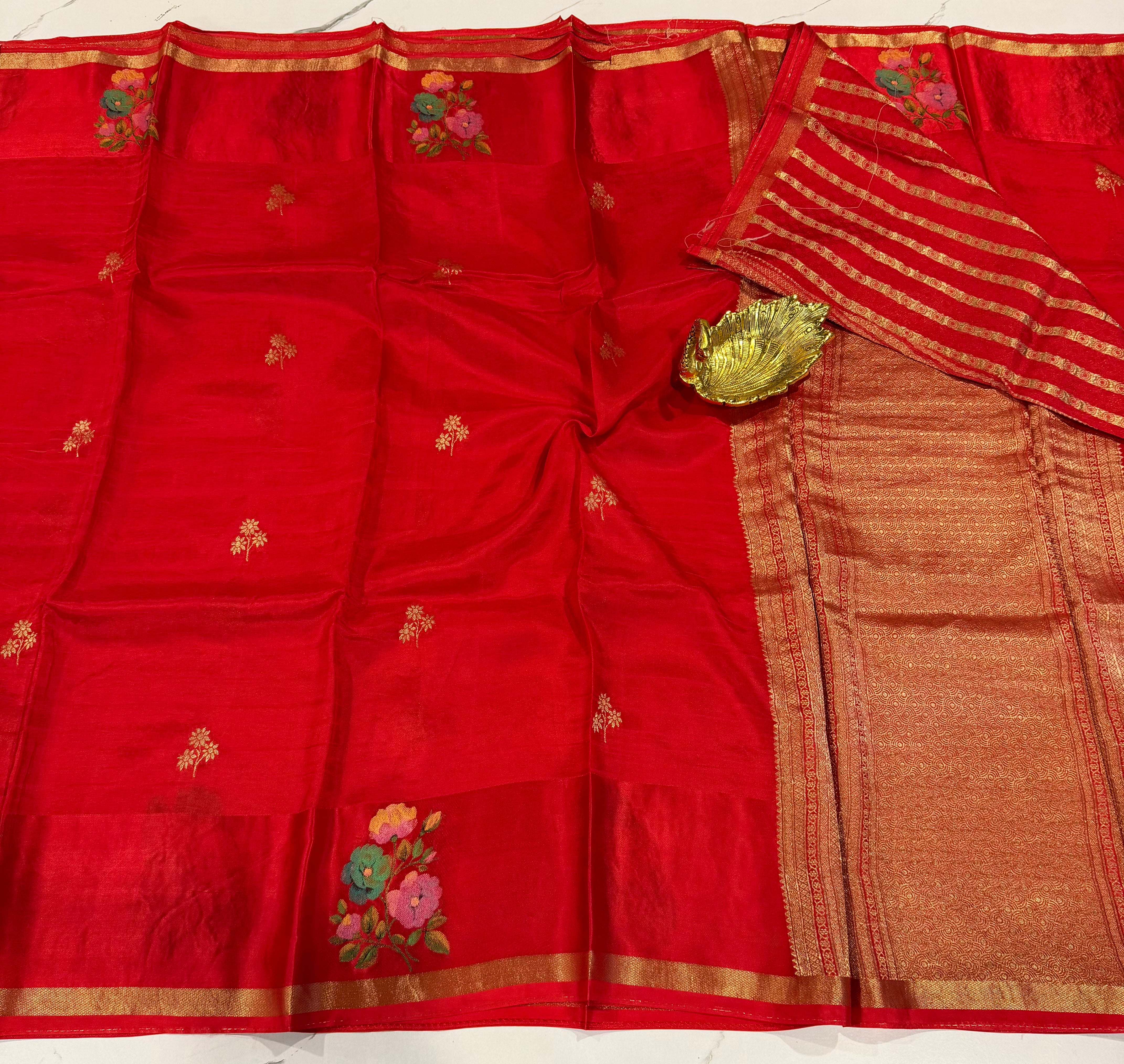 Cp-4100 red  colour Chiniya crepe saree