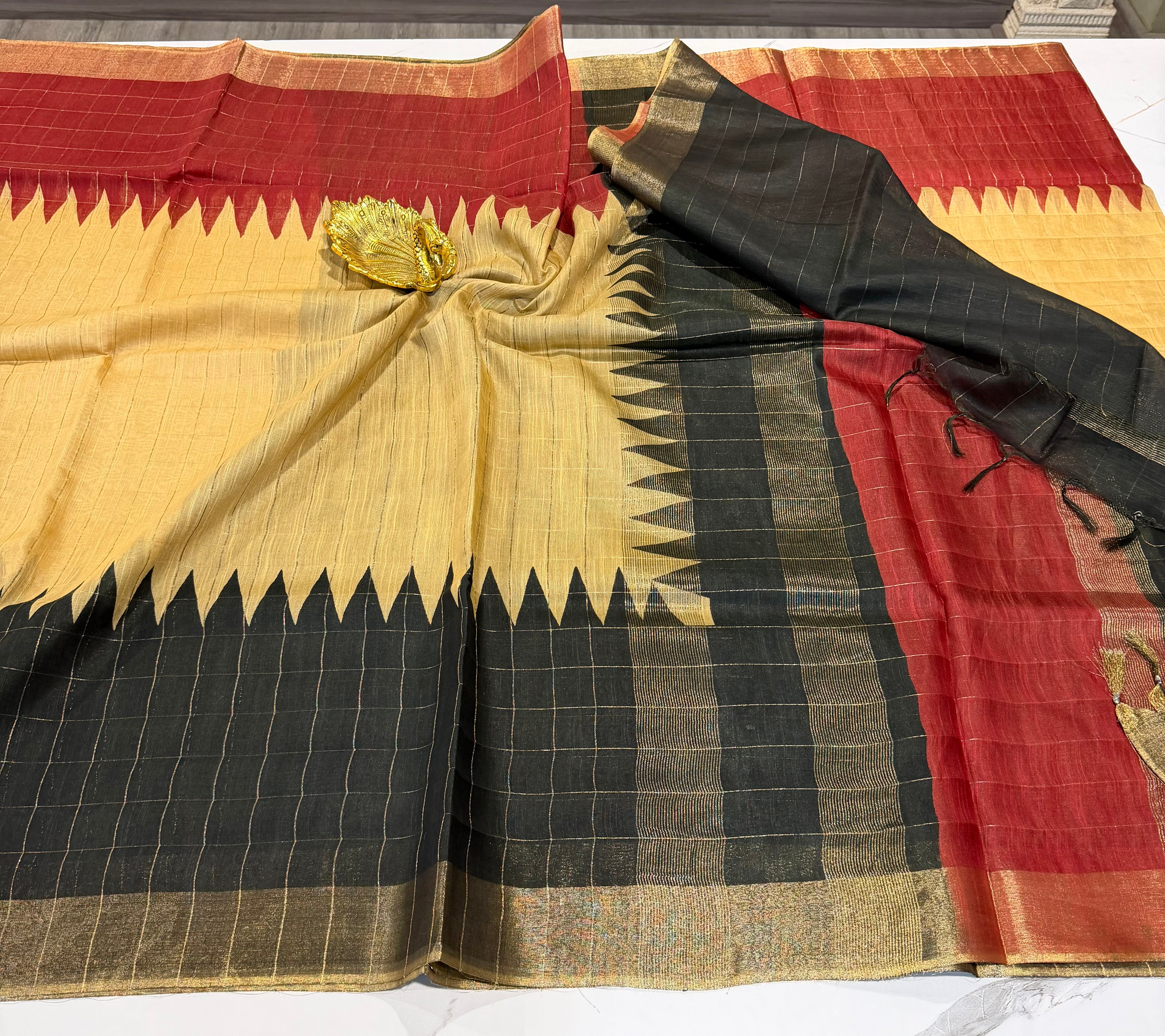 Cs2 cream n black with maroon  borders saree