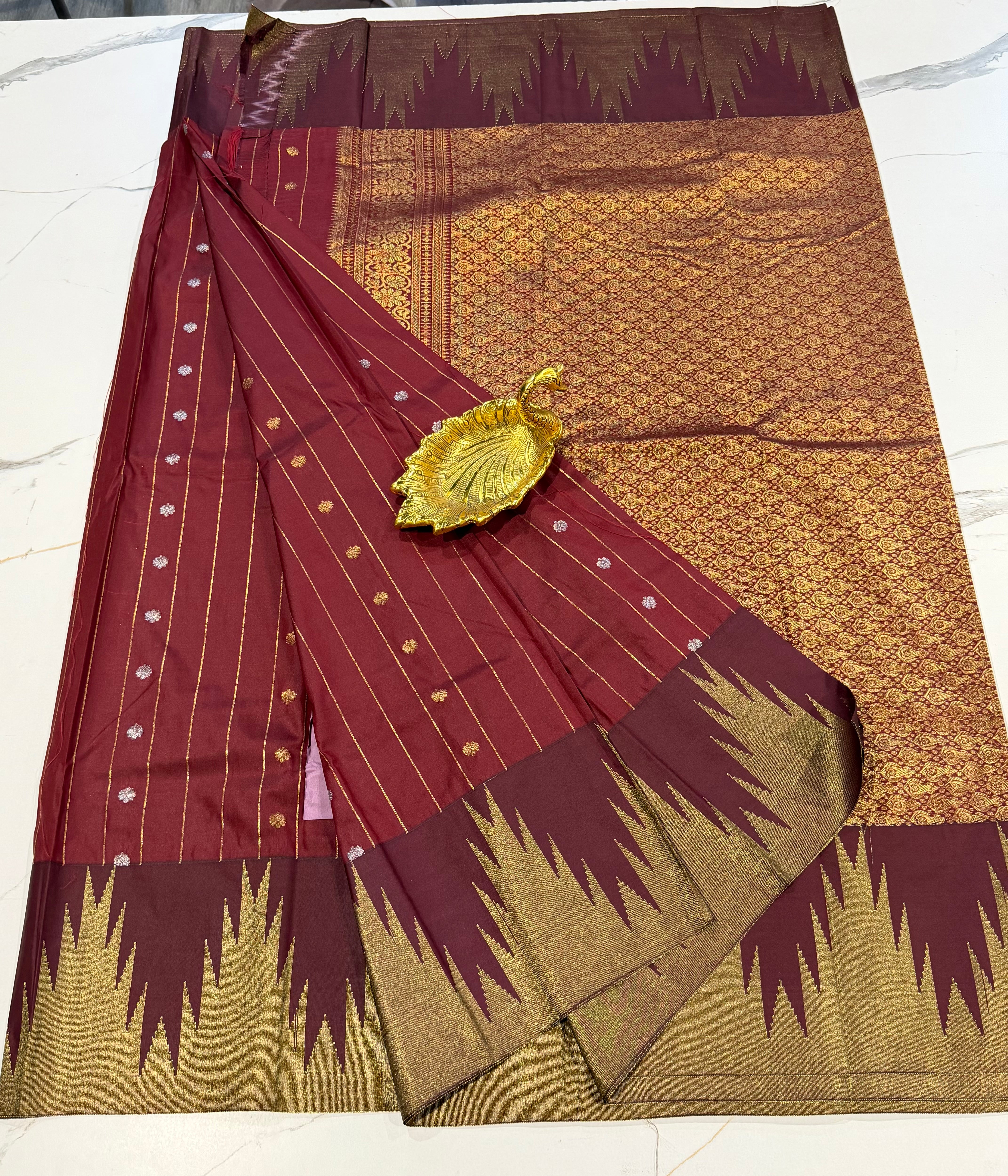 TT- 2899 Maroon  temple Gadwal saree