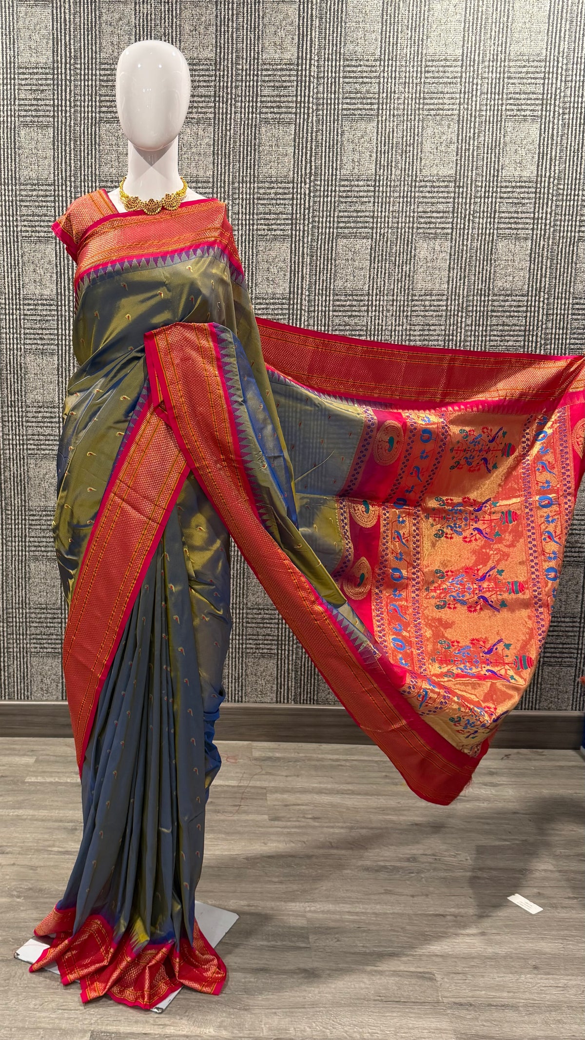 LD-N9 Grey Narayanapet semi pattu muniya butta