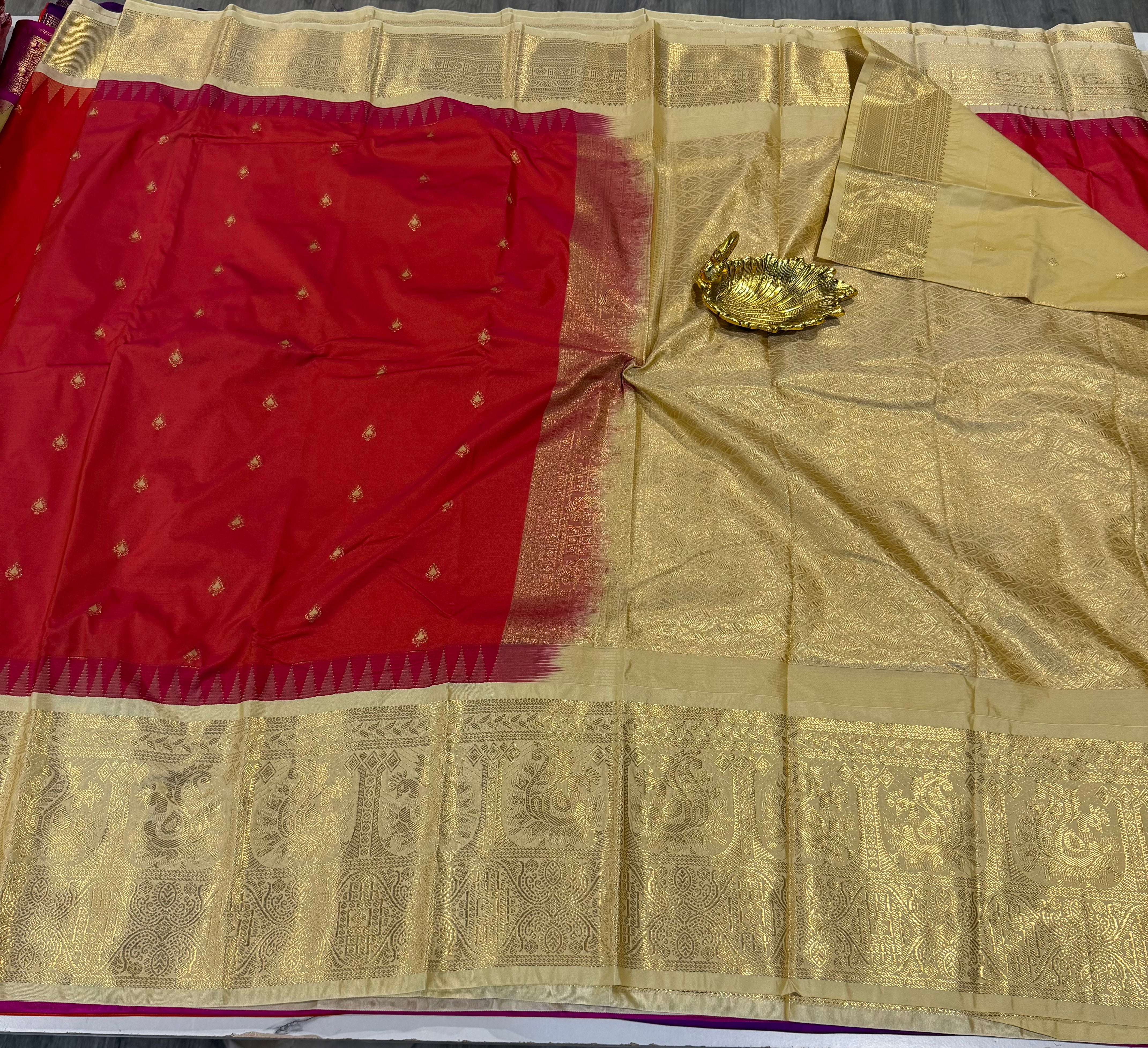 LD-G2299 vintage Semi Gadwal red and cream Border with butta saree