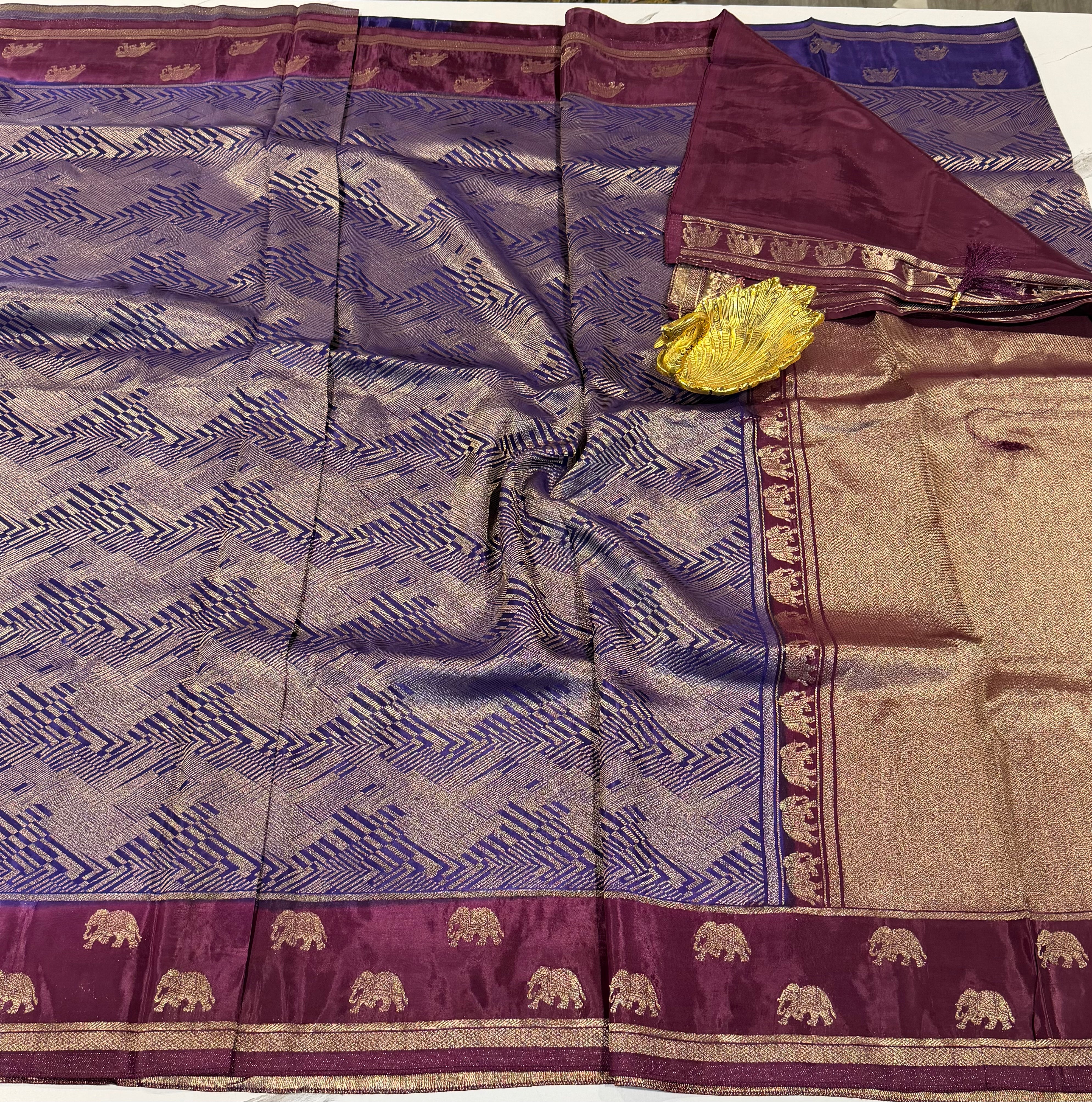 KW-2549  blue n wine border saree Kanchi green mango