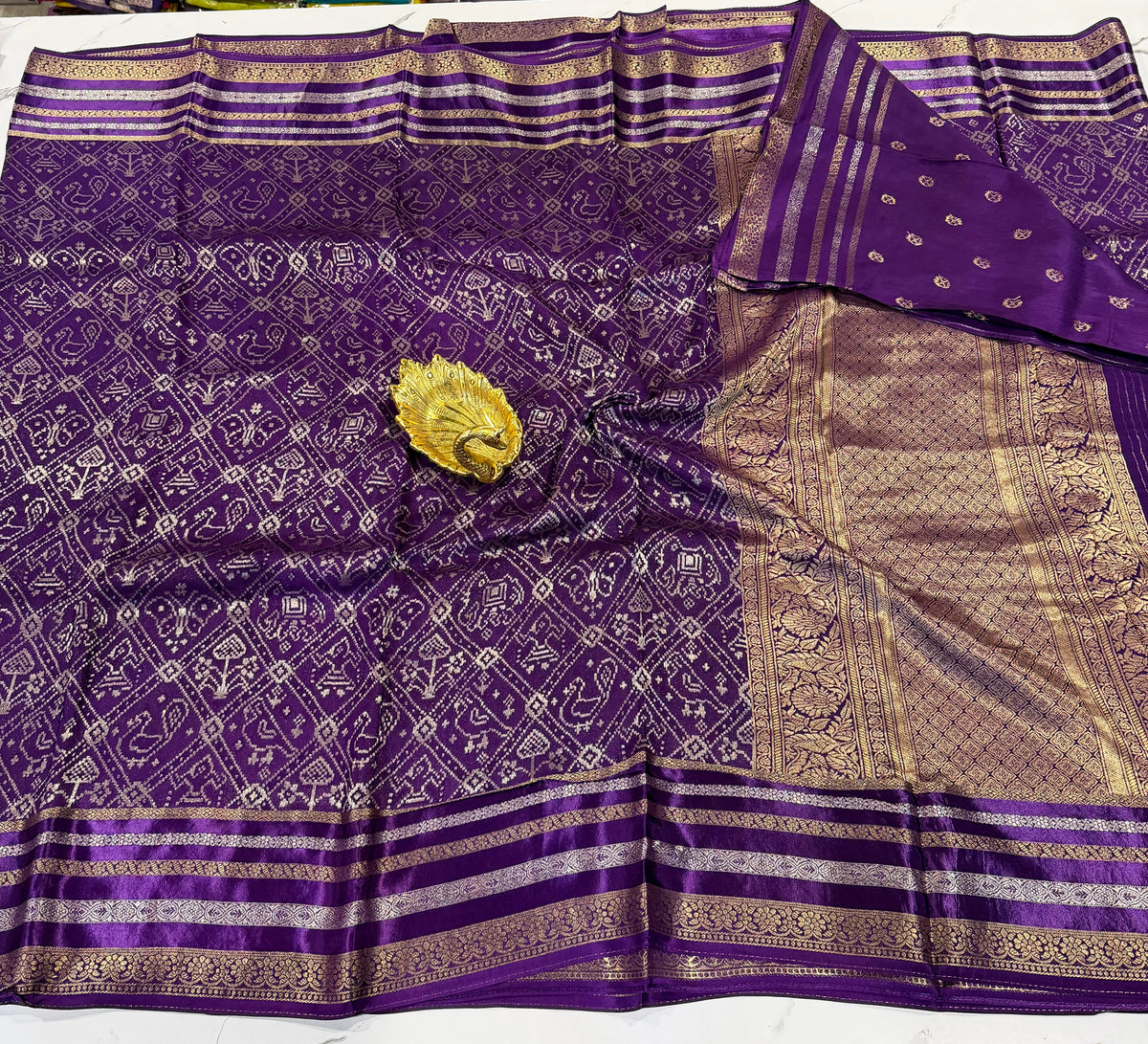 P-3599 violet Rajkota moonga Patola saree