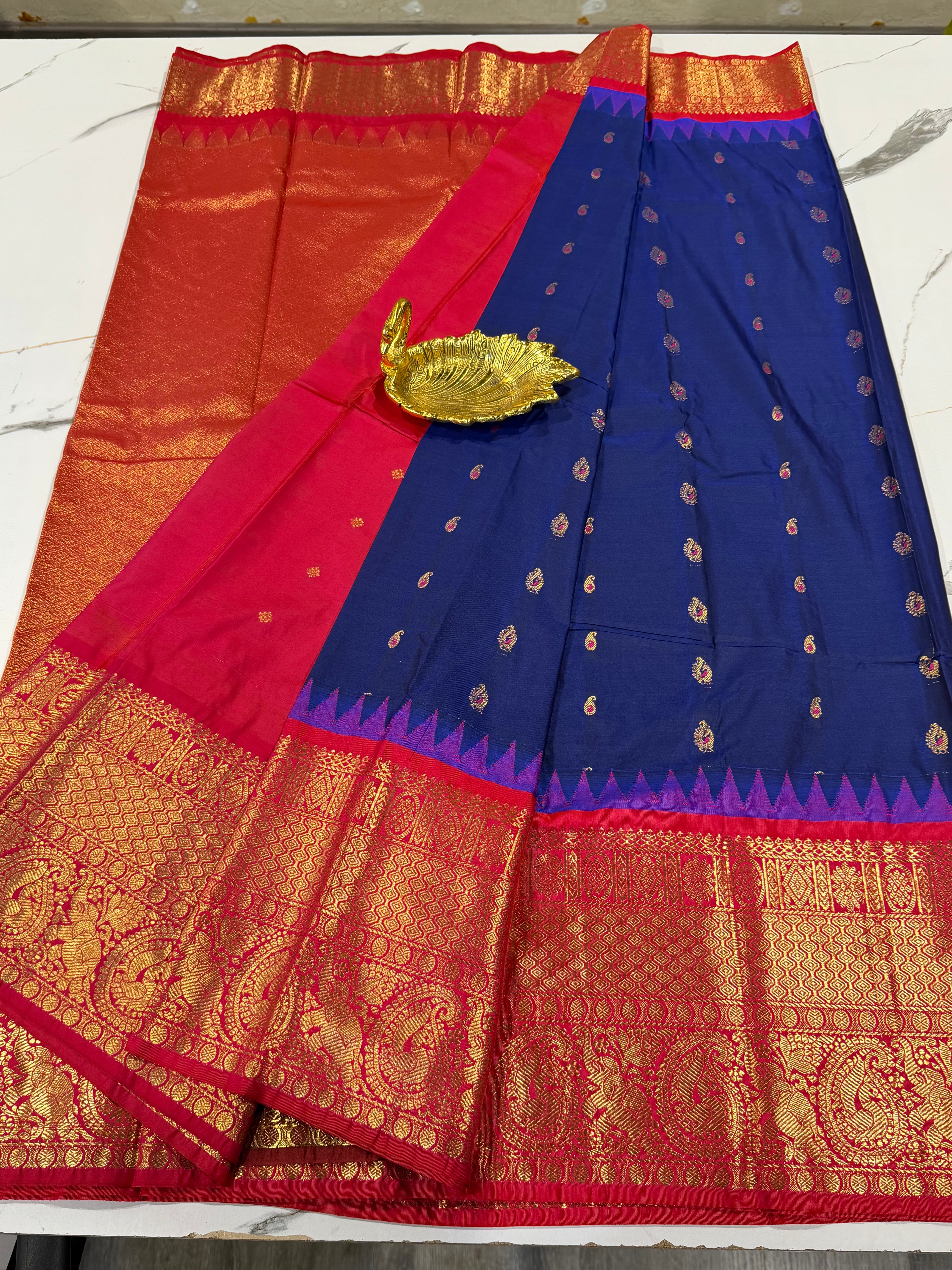 VG2 semi Gadwal navy blue and pink border saree