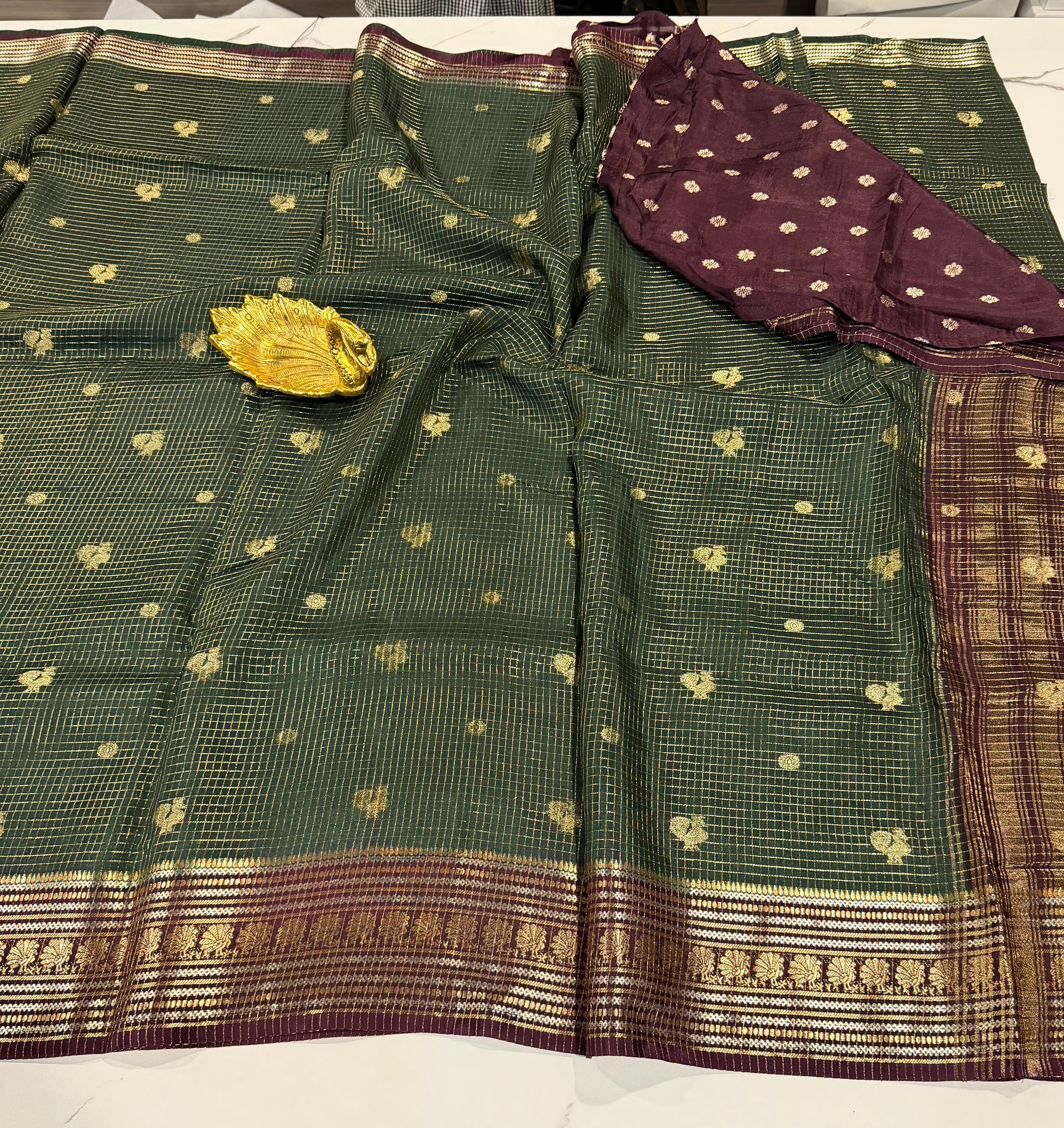 VKC2149 - Brown and Bottle green small brdr - vintage Kanchi checks
