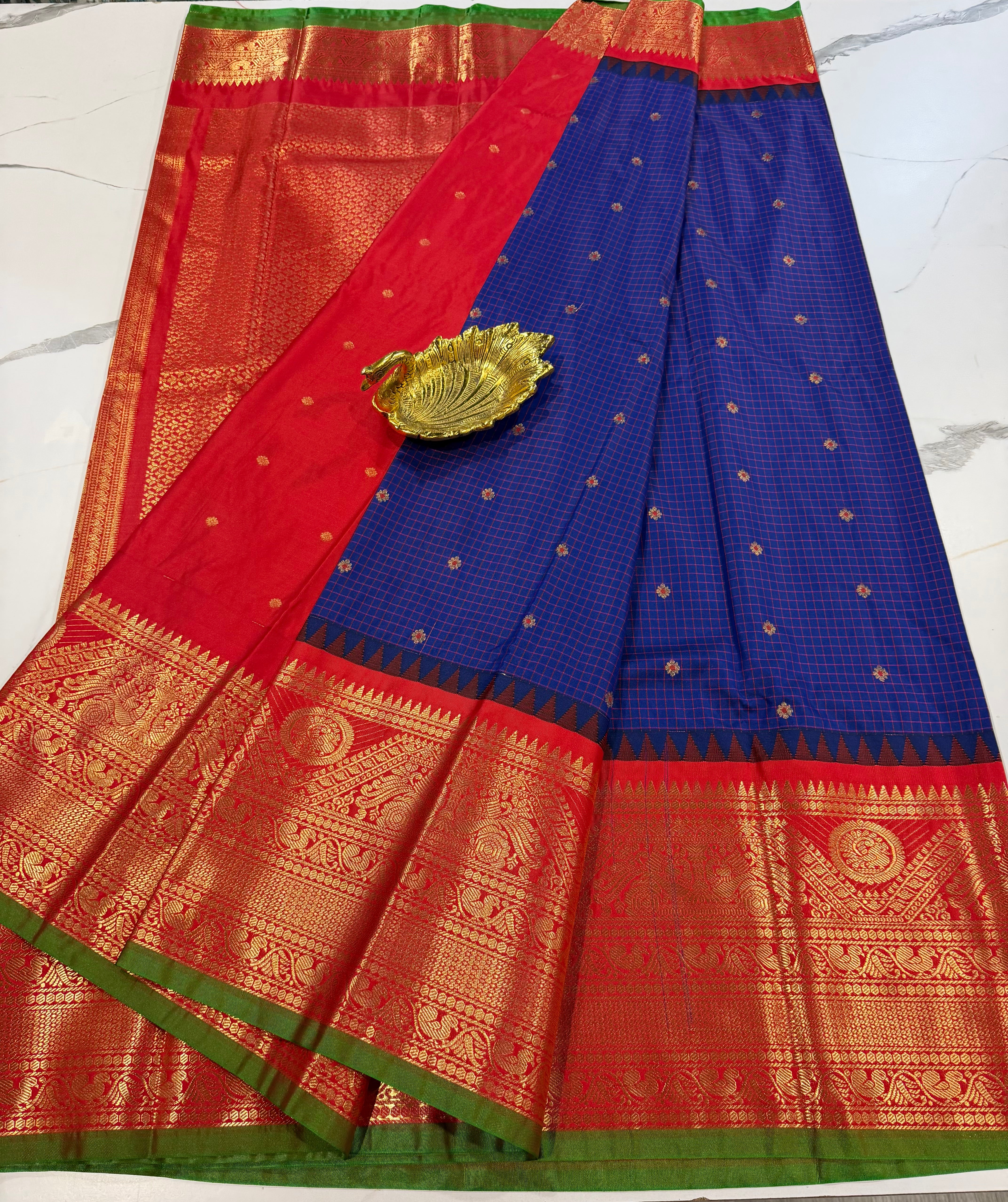 VG2 semi gadwal dark blue and red border saree