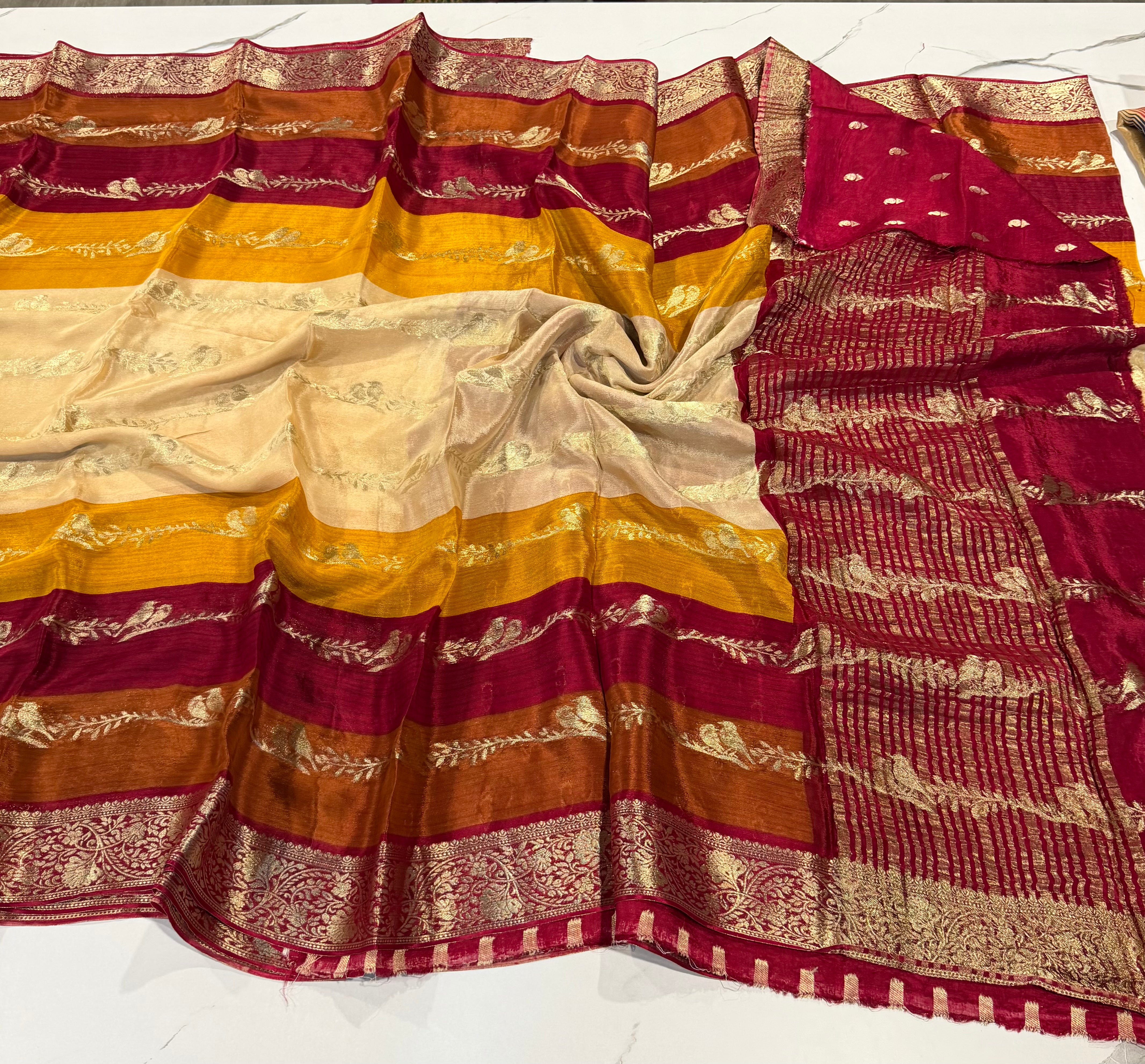 MW-R Cream saree Rang-cart borders