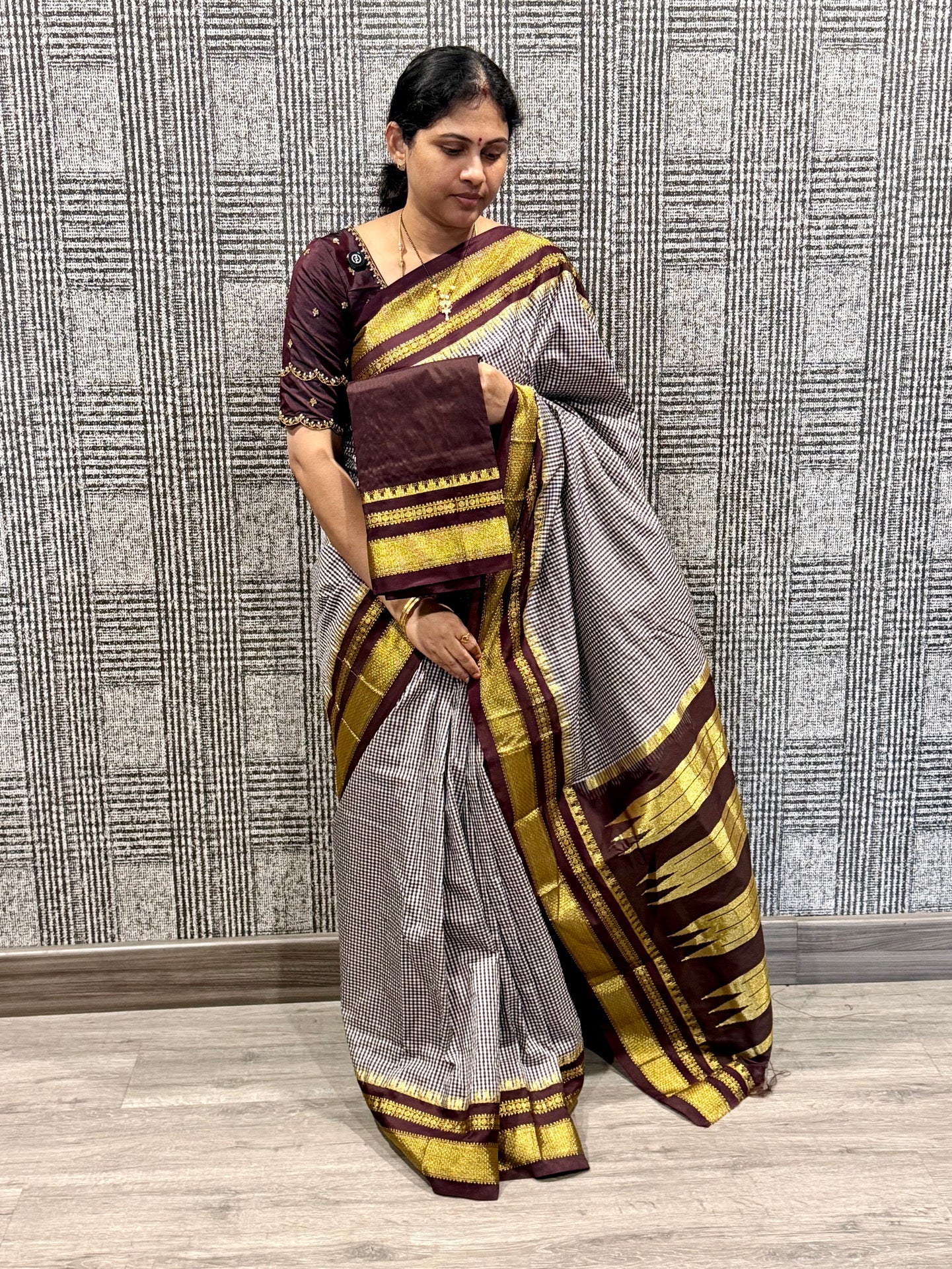 Narayanpet Checks Semi Brown n white with brown border