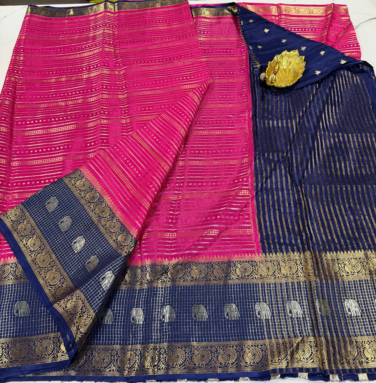 V-2100 Ranipink n naviblue banaras vintage Kanchi horizontal lines saree