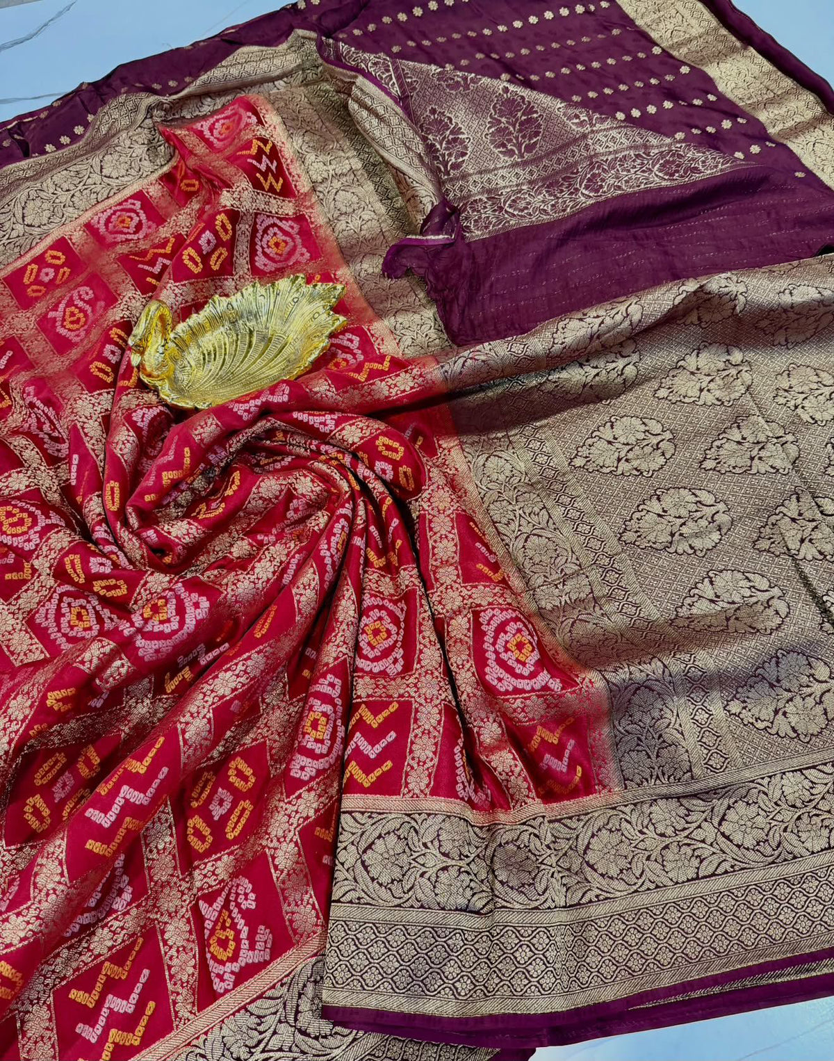 M-4 Red colour Banaras Maahru Bandini saree